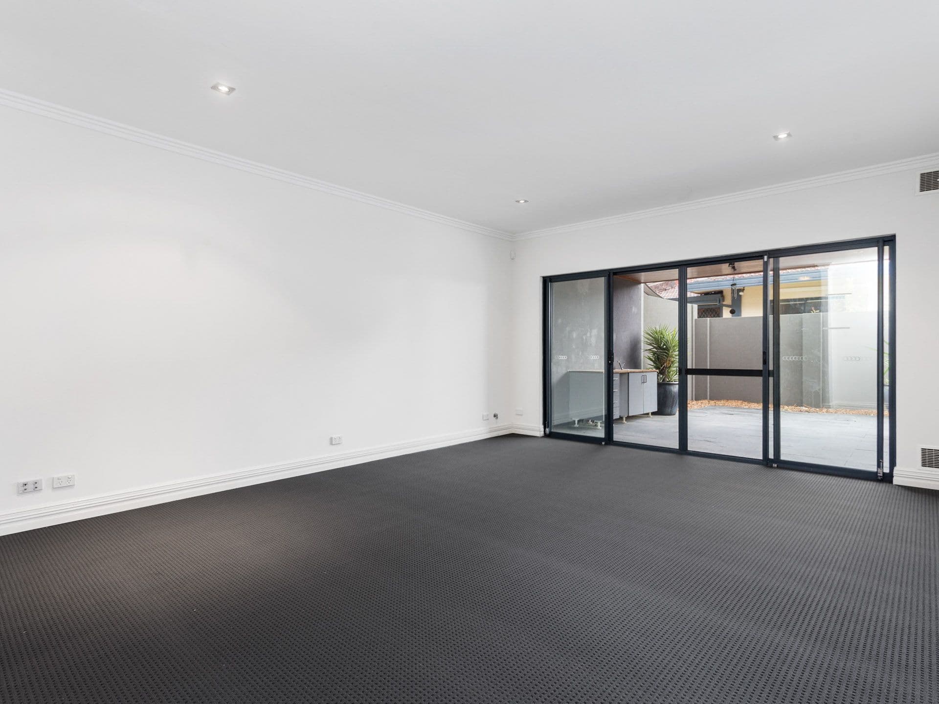7/10 Warton Rd, Huntingdale, WA, 6110, Como - Thumbnail 6