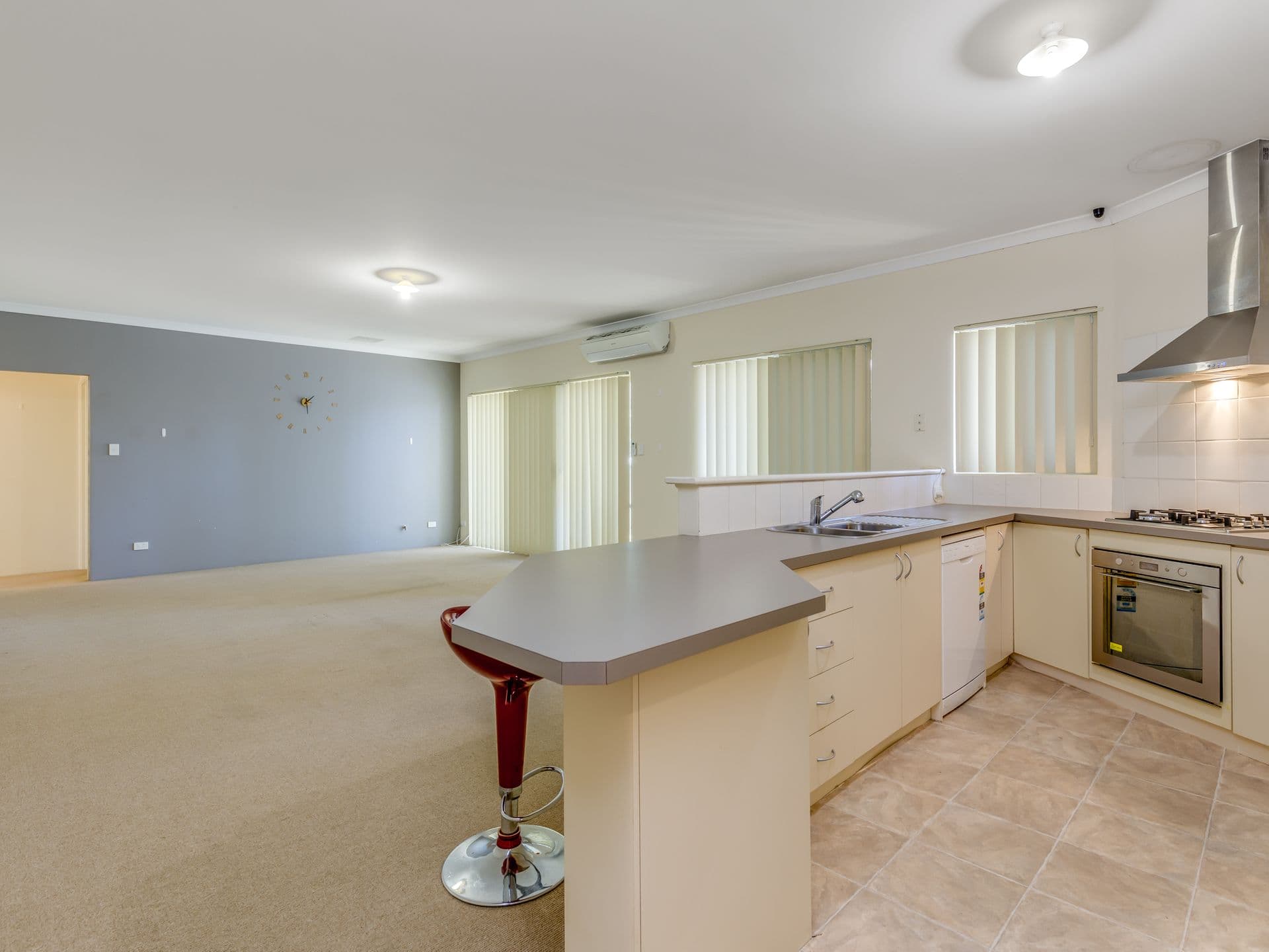 7/10 Warton Rd, Huntingdale, WA, 6110, Thornlie - Image 1