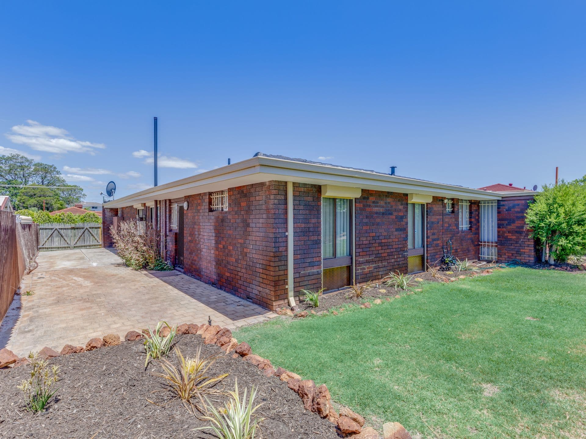 7/10 Warton Rd, Huntingdale, WA, 6110, Thornlie - Thumbnail 2
