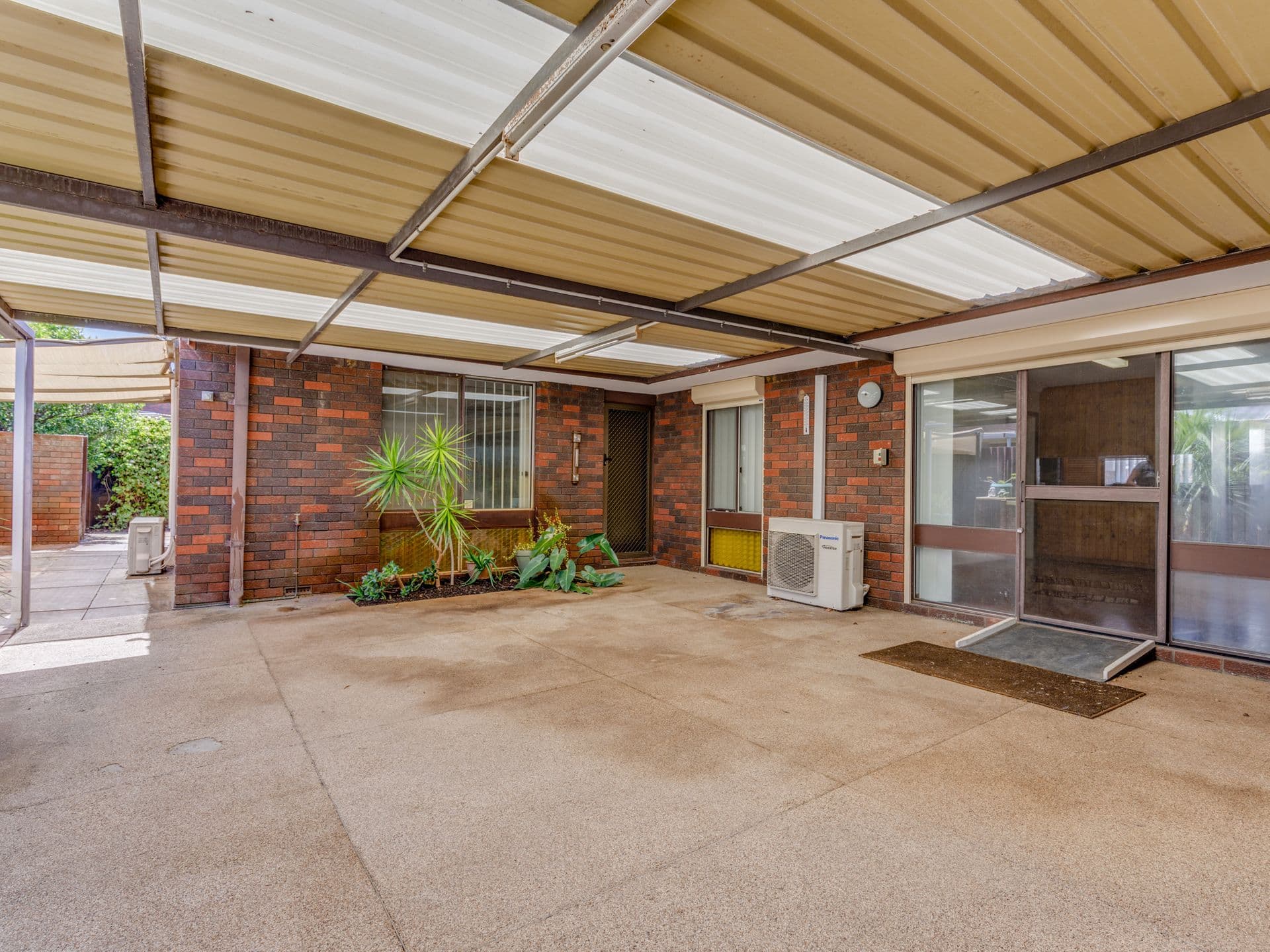 7/10 Warton Rd, Huntingdale, WA, 6110, Thornlie - Image 1