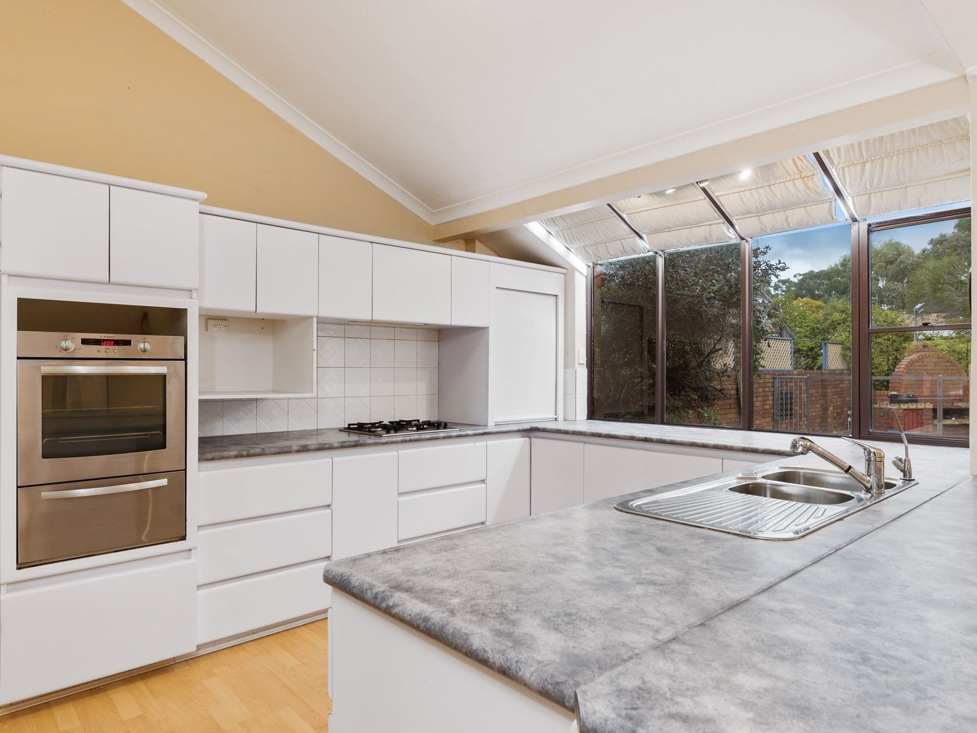 7/10 Warton Rd, Huntingdale, WA, 6110, Lesmurdie - Thumbnail 2