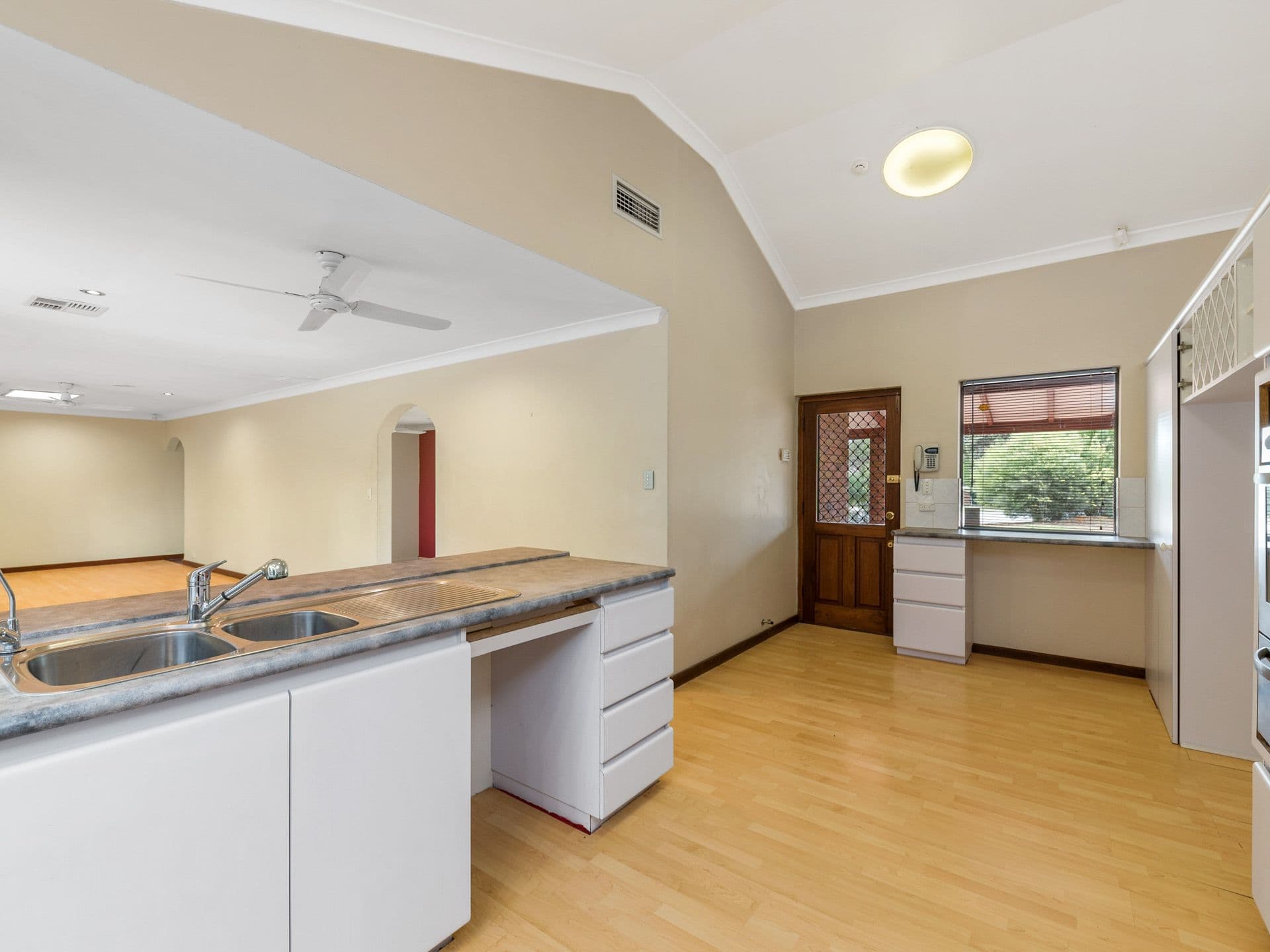 7/10 Warton Rd, Huntingdale, WA, 6110, Lesmurdie - Thumbnail 6