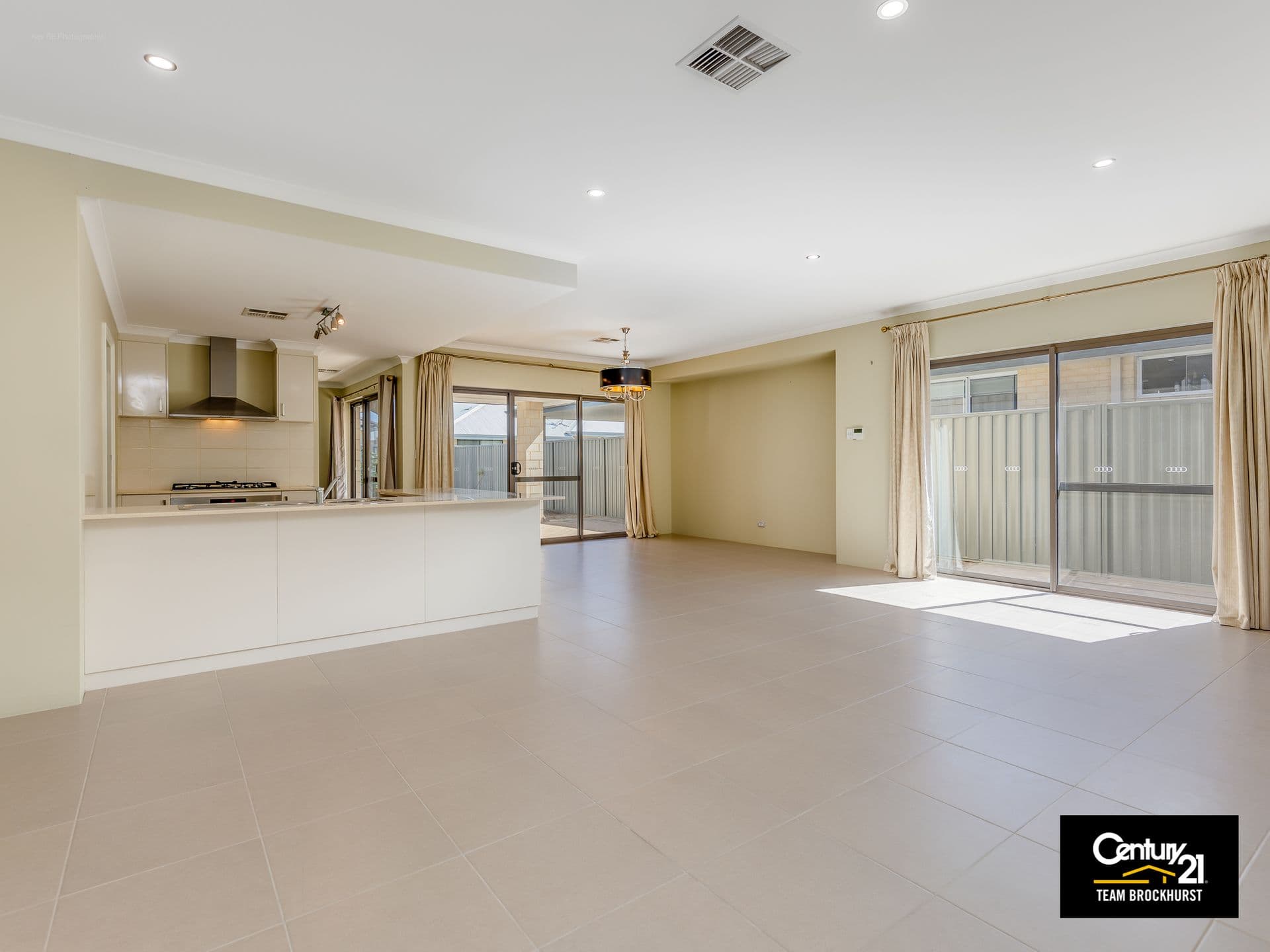 7/10 Warton Rd, Huntingdale, WA, 6110, Piara Waters - Thumbnail 2
