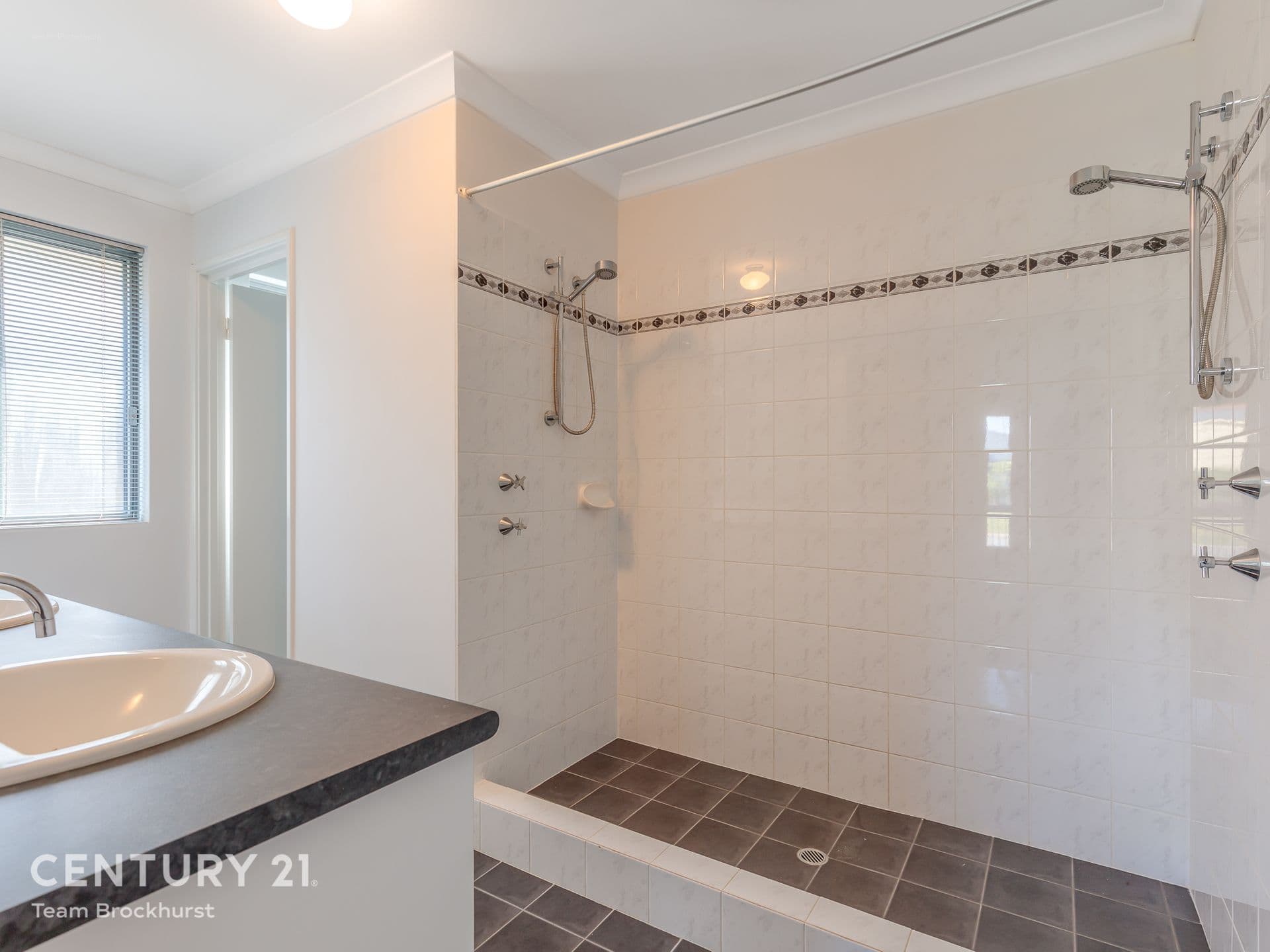7/10 Warton Rd, Huntingdale, WA, 6110, Hilbert - Thumbnail 3