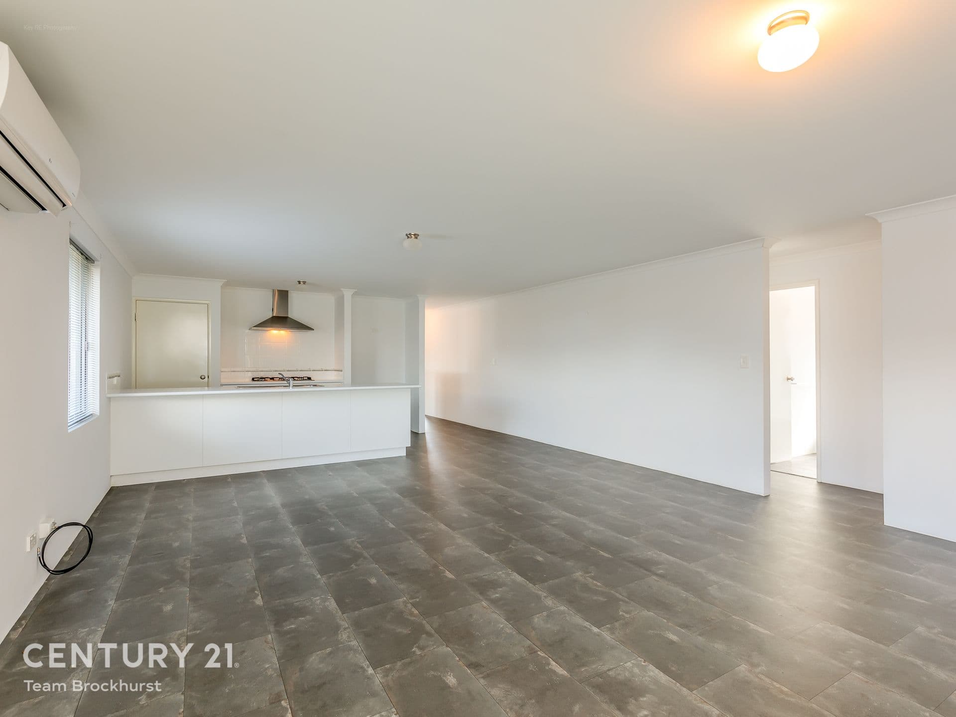 7/10 Warton Rd, Huntingdale, WA, 6110, Hilbert - Thumbnail 2