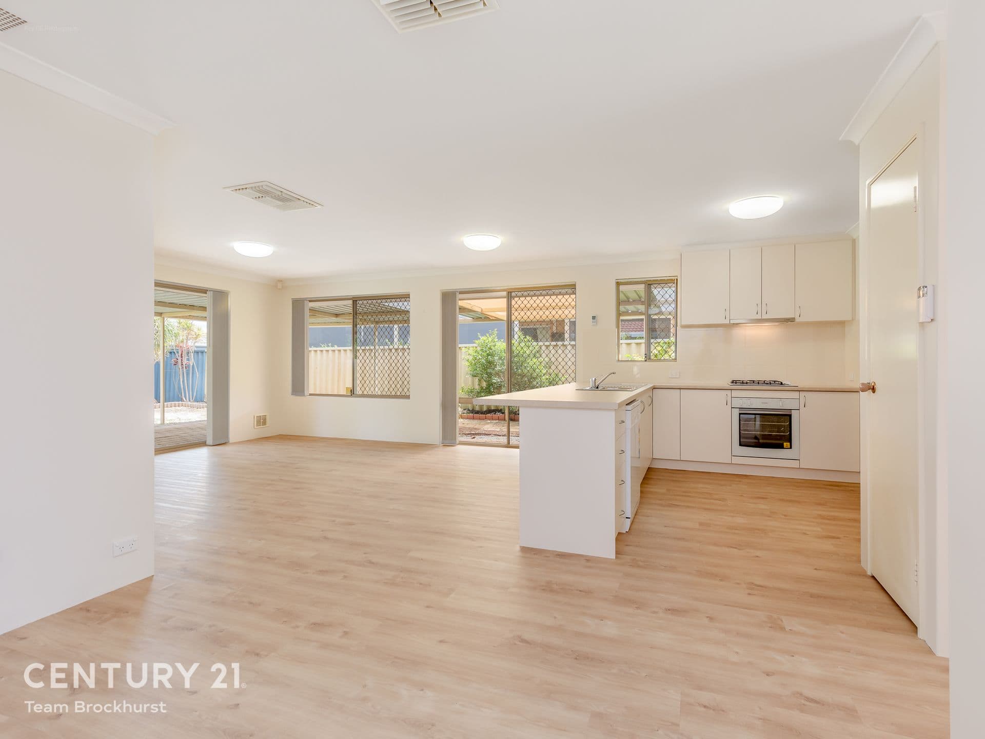 7/10 Warton Rd, Huntingdale, WA, 6110, Cannington - Image 1