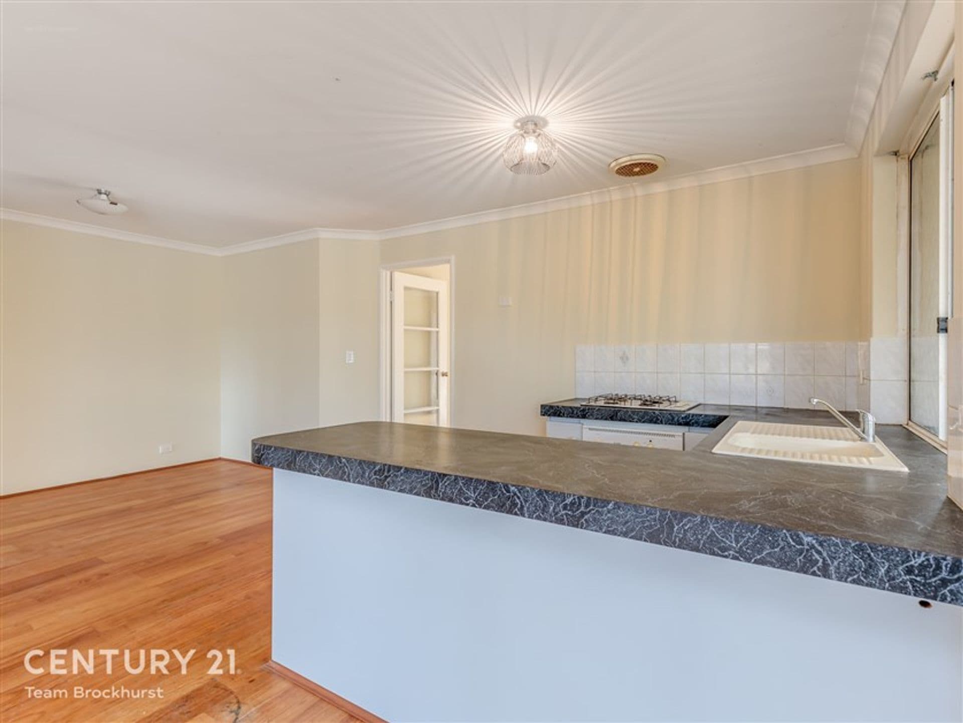 7/10 Warton Rd, Huntingdale, WA, 6110, Maddington - Thumbnail 2