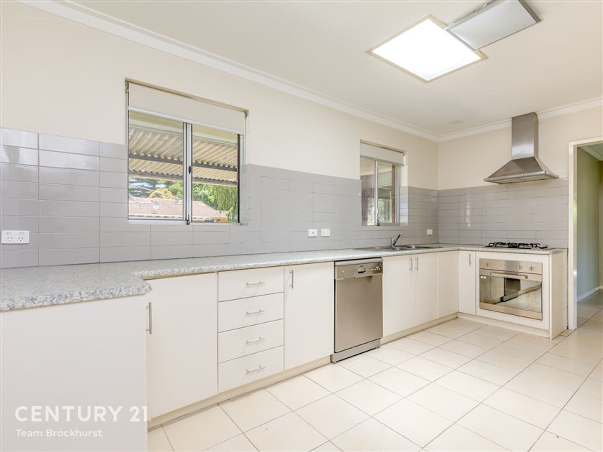 7/10 Warton Rd, Huntingdale, WA, 6110, Thornlie - Image 1