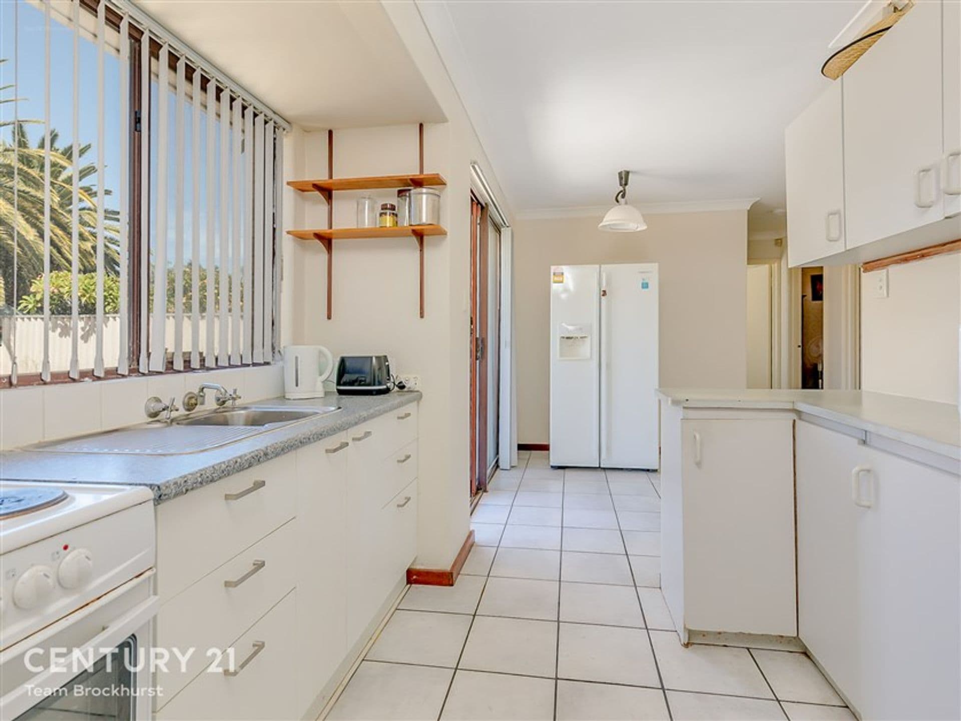 7/10 Warton Rd, Huntingdale, WA, 6110, Huntingdale - Image 1