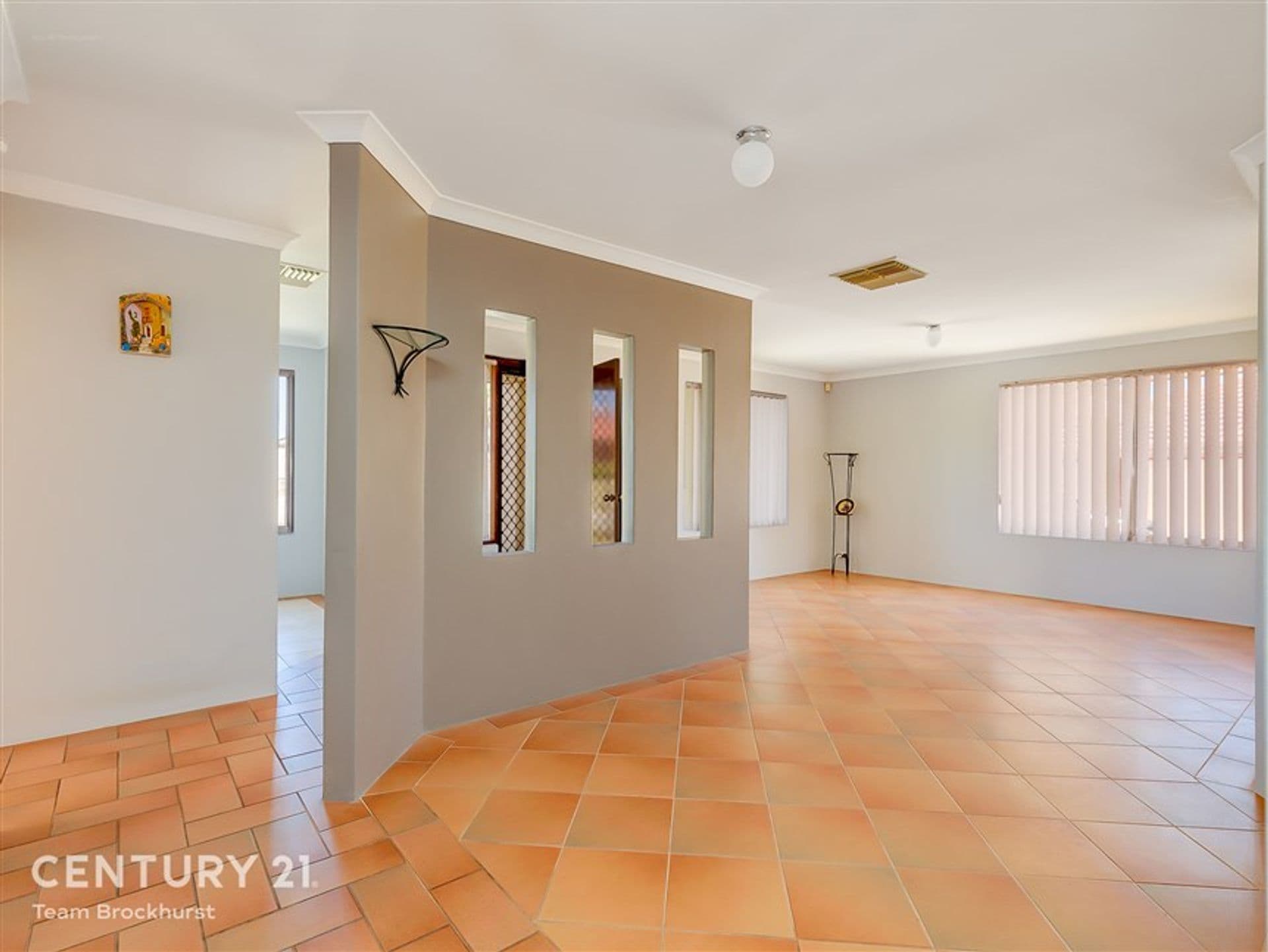 7/10 Warton Rd, Huntingdale, WA, 6110, South Lake - Thumbnail 2