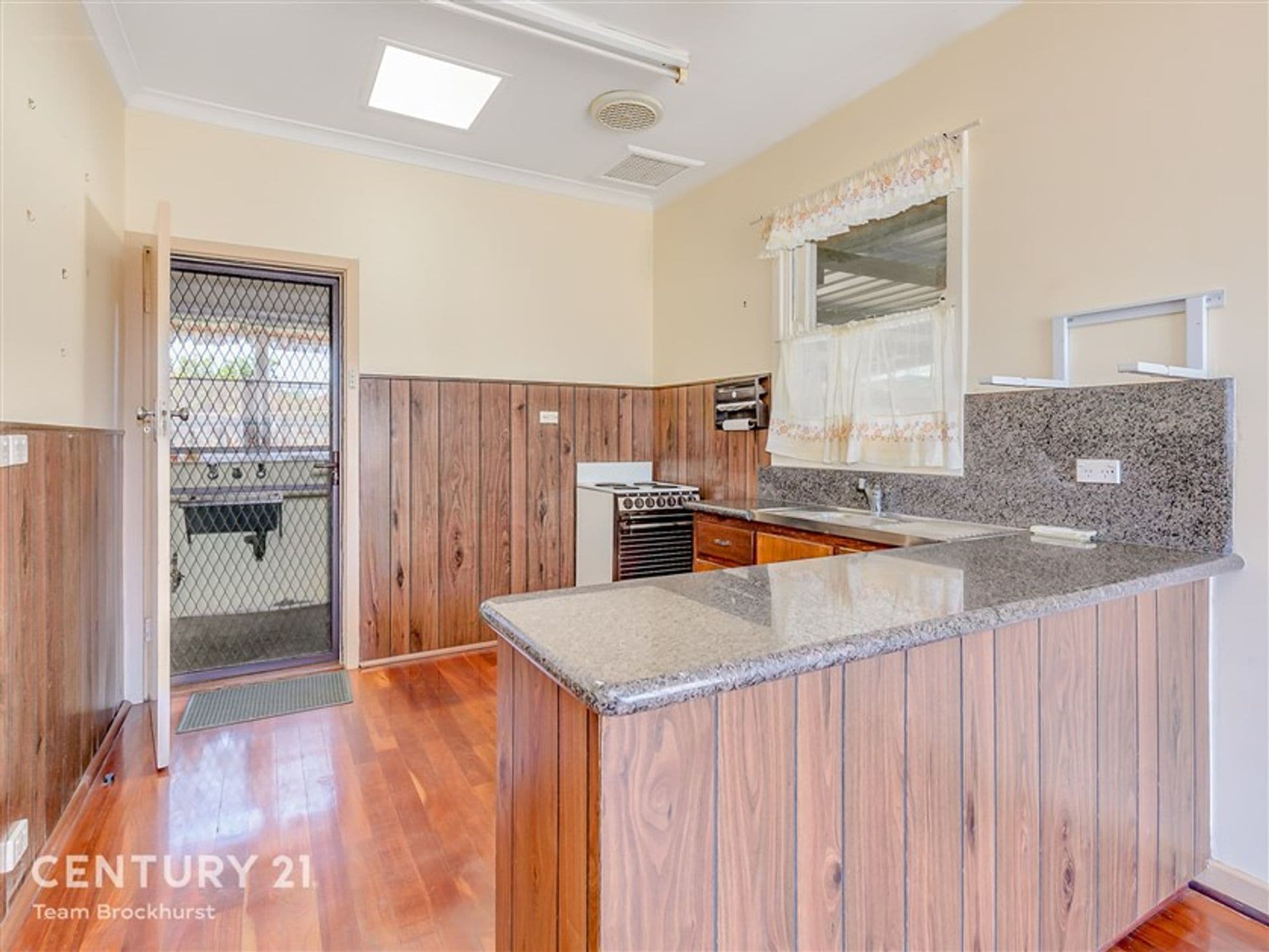 7/10 Warton Rd, Huntingdale, WA, 6110, Ashfield - Thumbnail 3