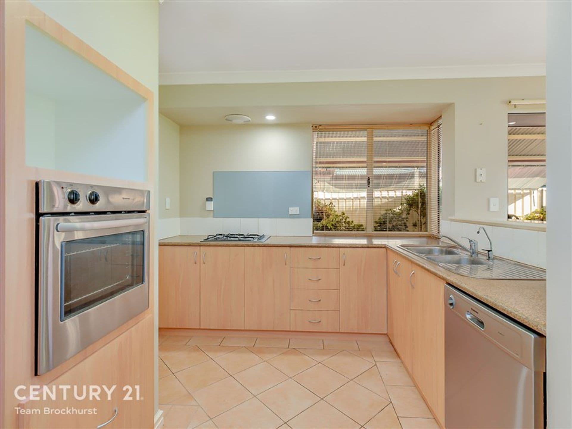 7/10 Warton Rd, Huntingdale, WA, 6110, Thornlie - Thumbnail 3