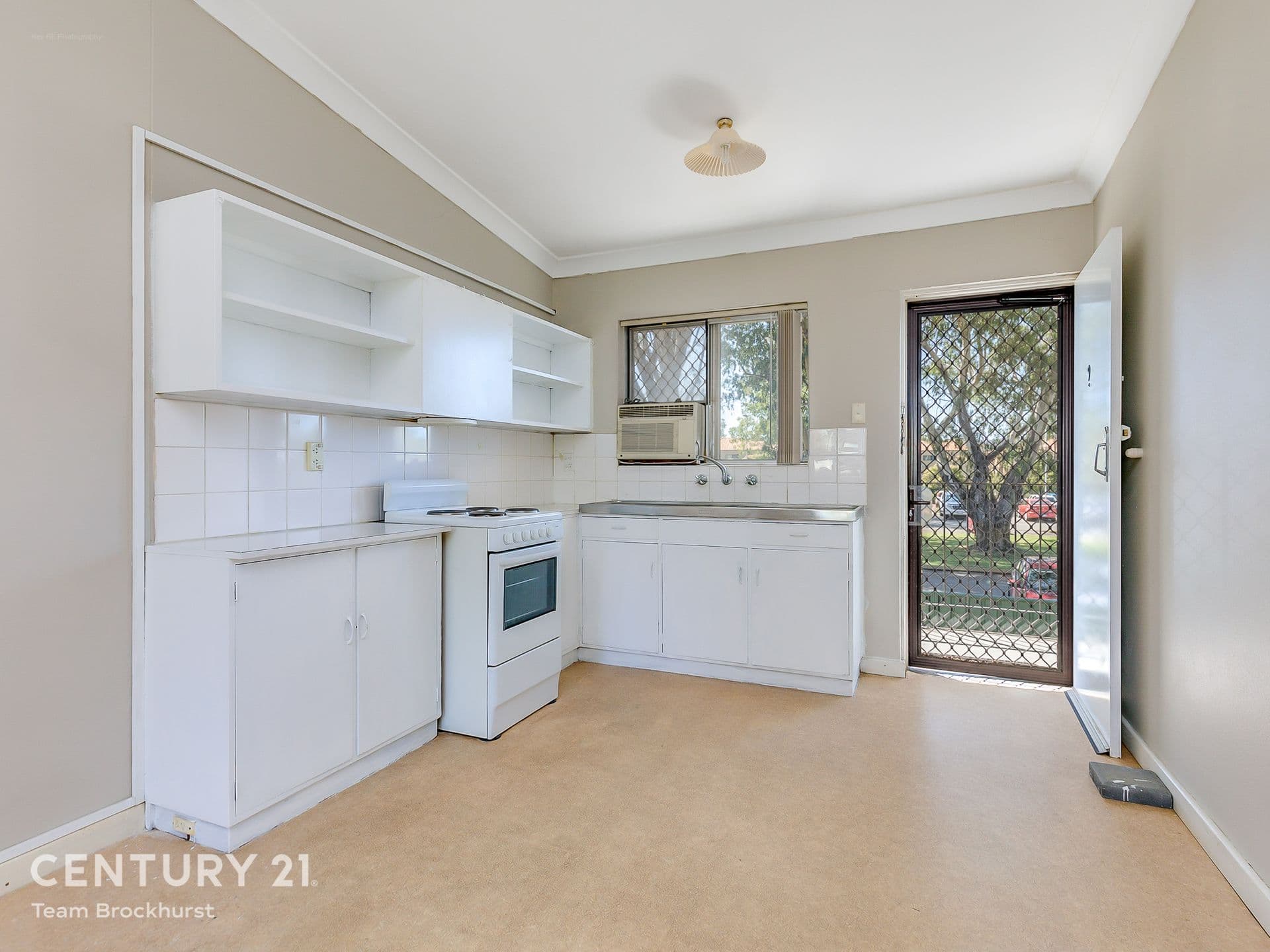 9/2 Dalziell Street, Maddington, WA, 6109, Maddington - Image 1
