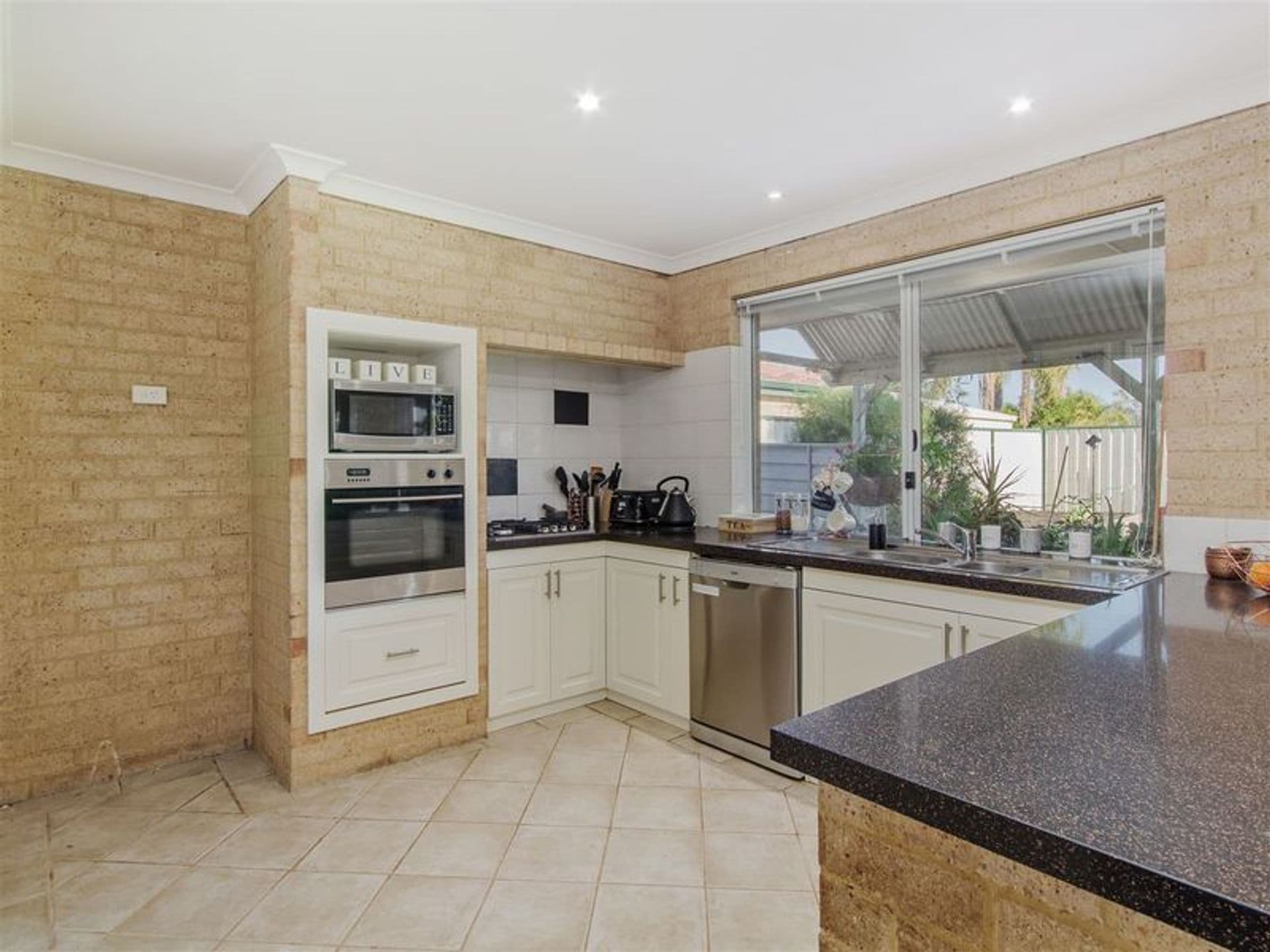 7/10 Warton Rd, Huntingdale, WA, 6110, Warnbro - Thumbnail 4