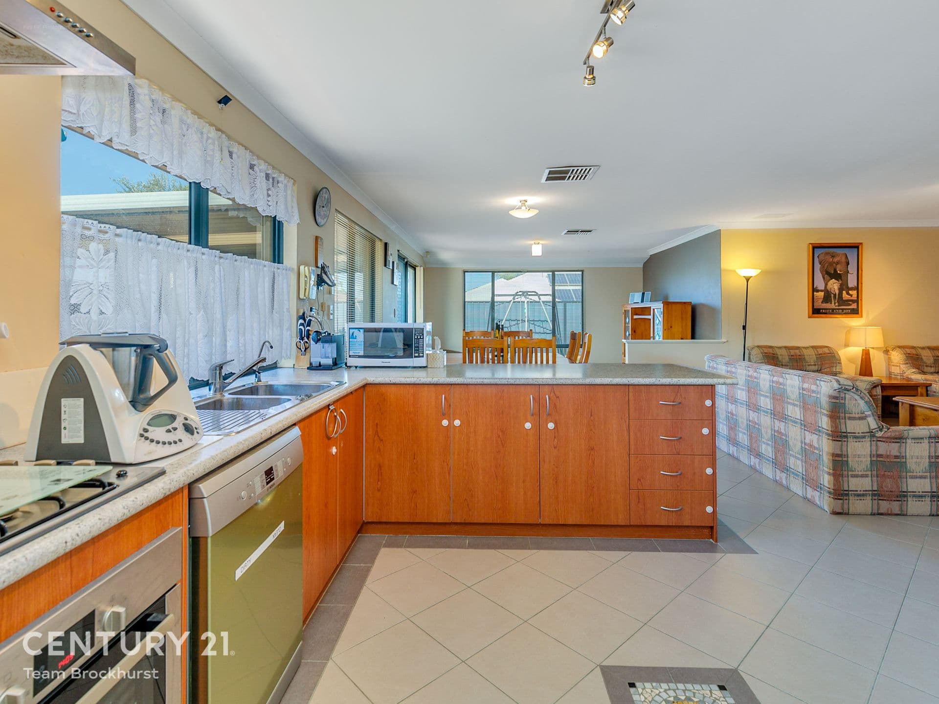7/10 Warton Rd, Huntingdale, WA, 6110, Doreen - Thumbnail 3