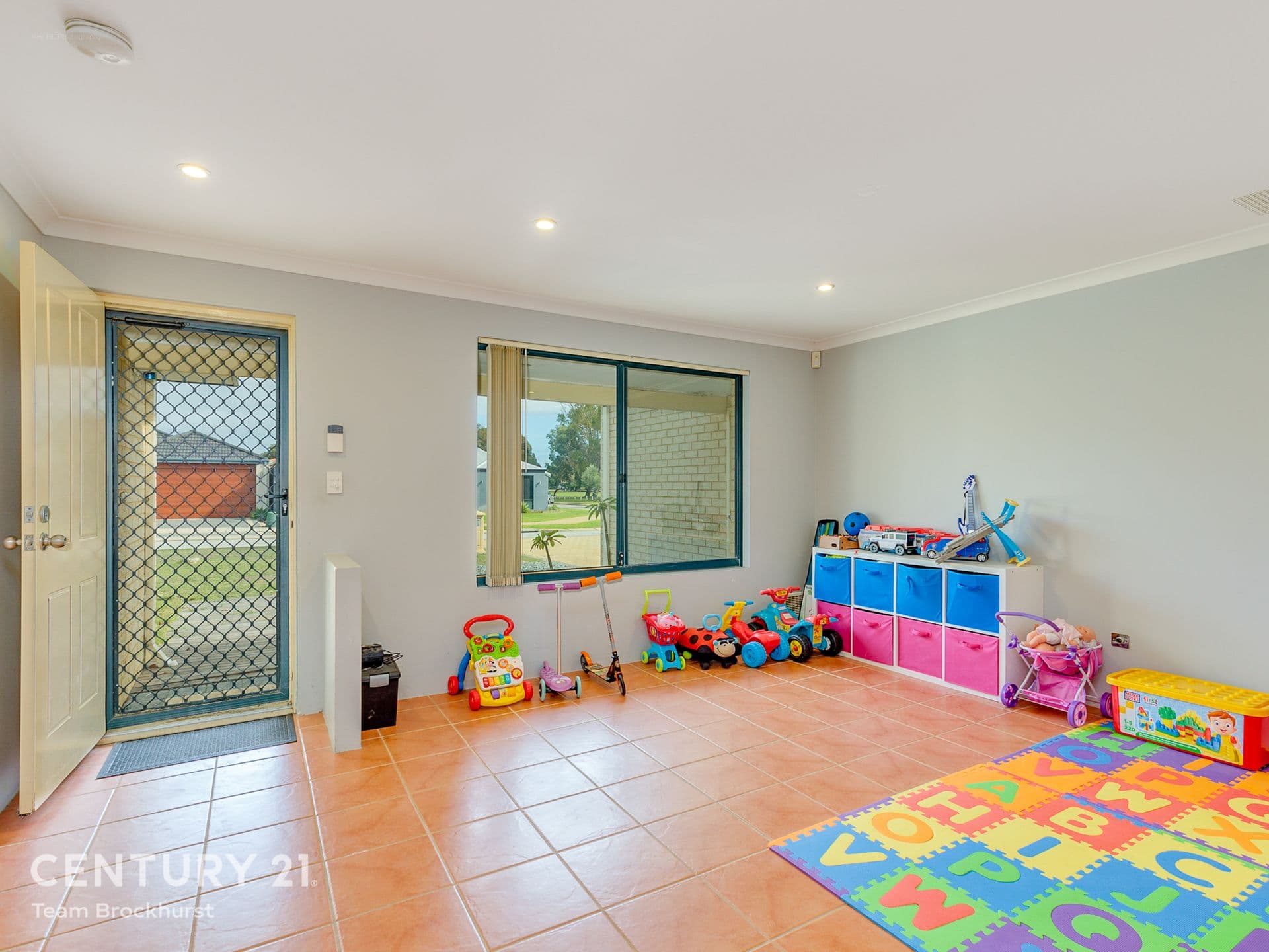 7/10 Warton Rd, Huntingdale, WA, 6110, Shoalwater - Thumbnail 2