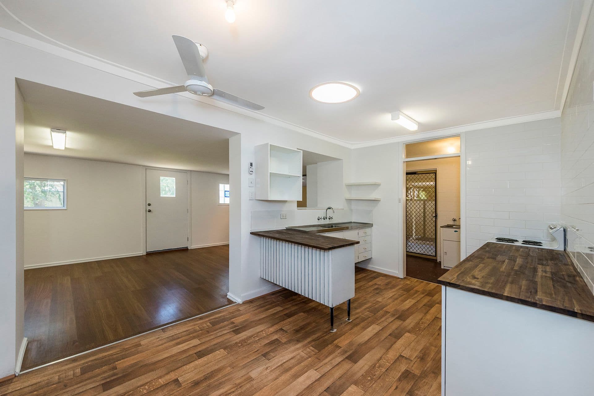 7/10 Warton Rd, Huntingdale, WA, 6110, Kelmscott - Thumbnail 2