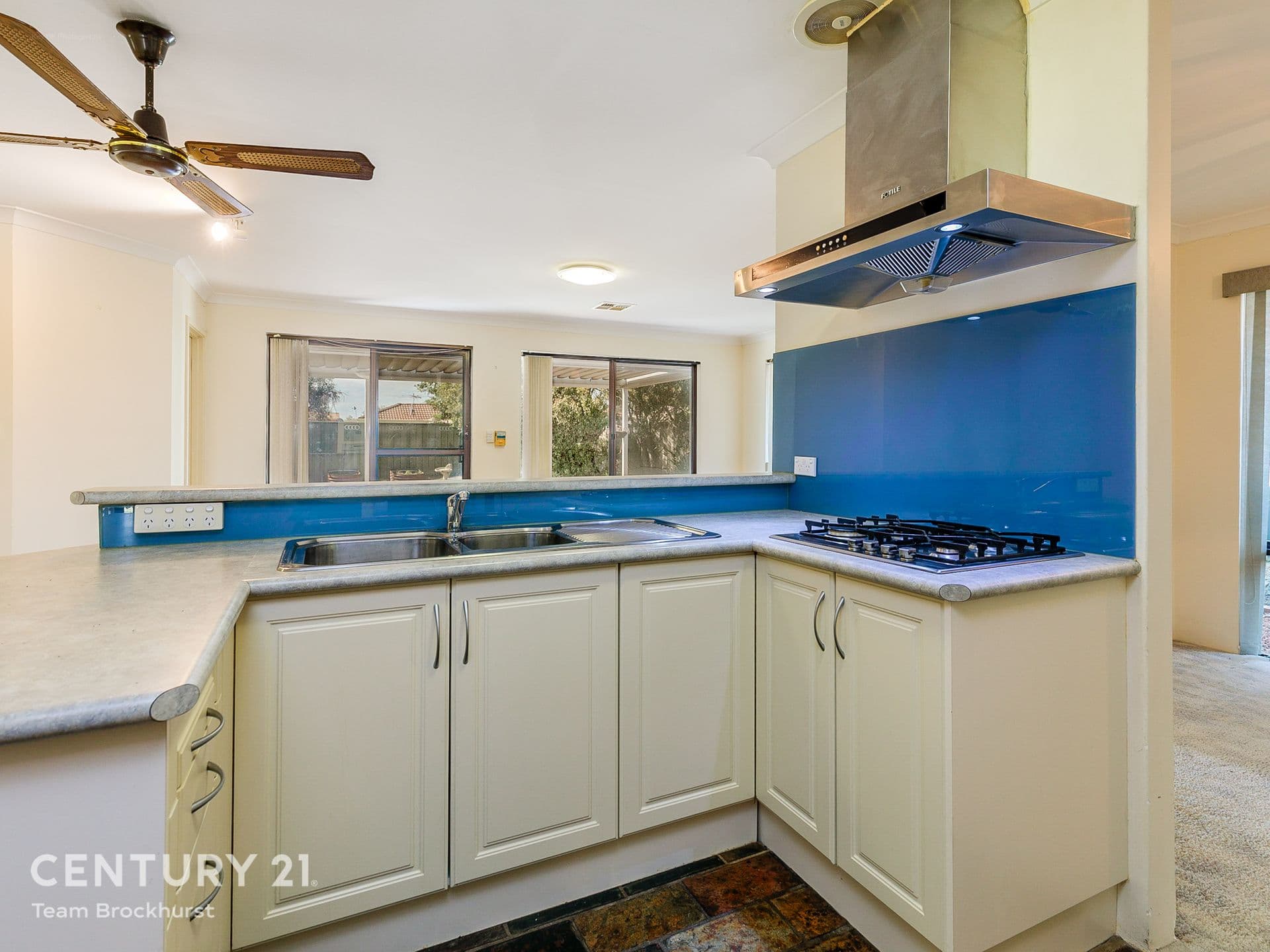7/10 Warton Rd, Huntingdale, WA, 6110, Thornlie - Thumbnail 2