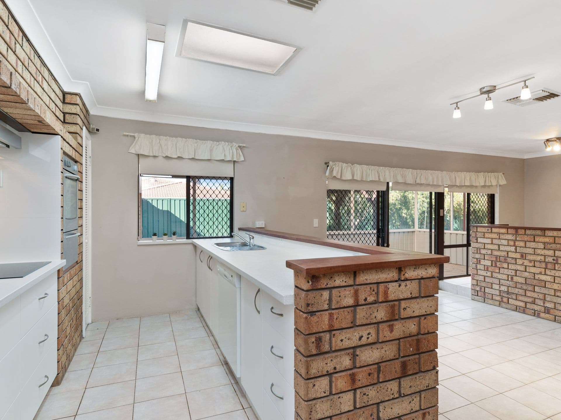 19 Wilkinson Street, Gosnells, WA, 6110, Gosnells - Thumbnail 7