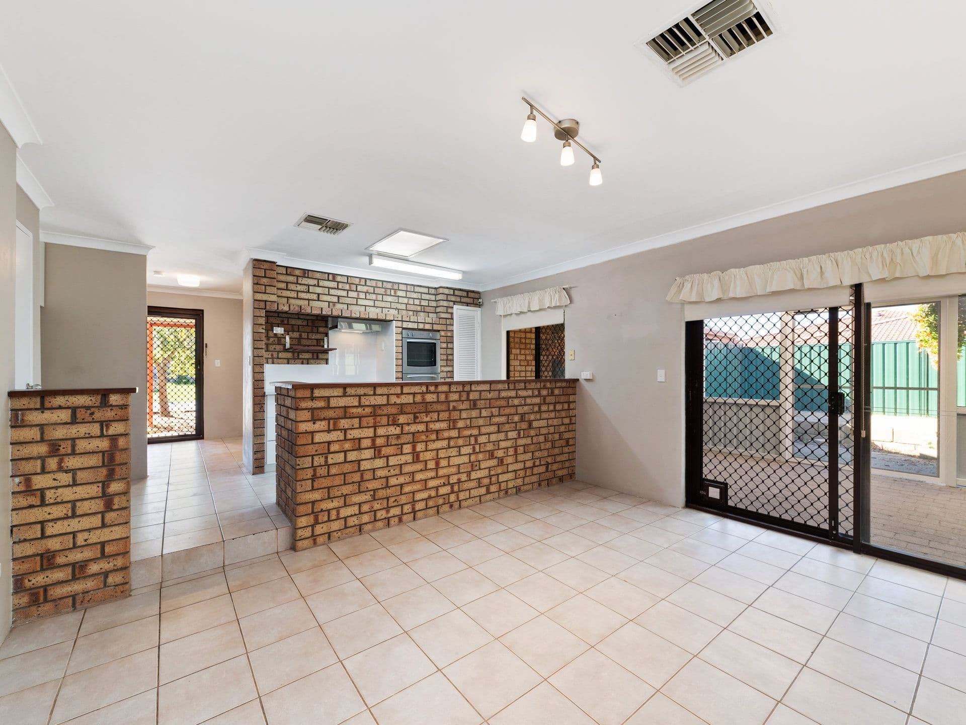 19 Wilkinson Street, Gosnells, WA, 6110, Gosnells - Thumbnail 8