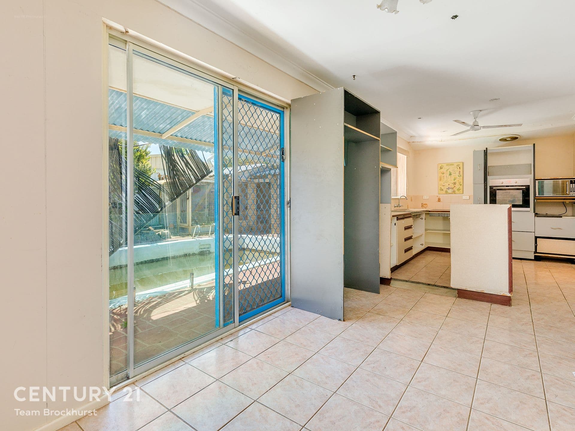 31 Begonia Way, Forrestfield, WA, 6058, Forrestfield - Thumbnail 3