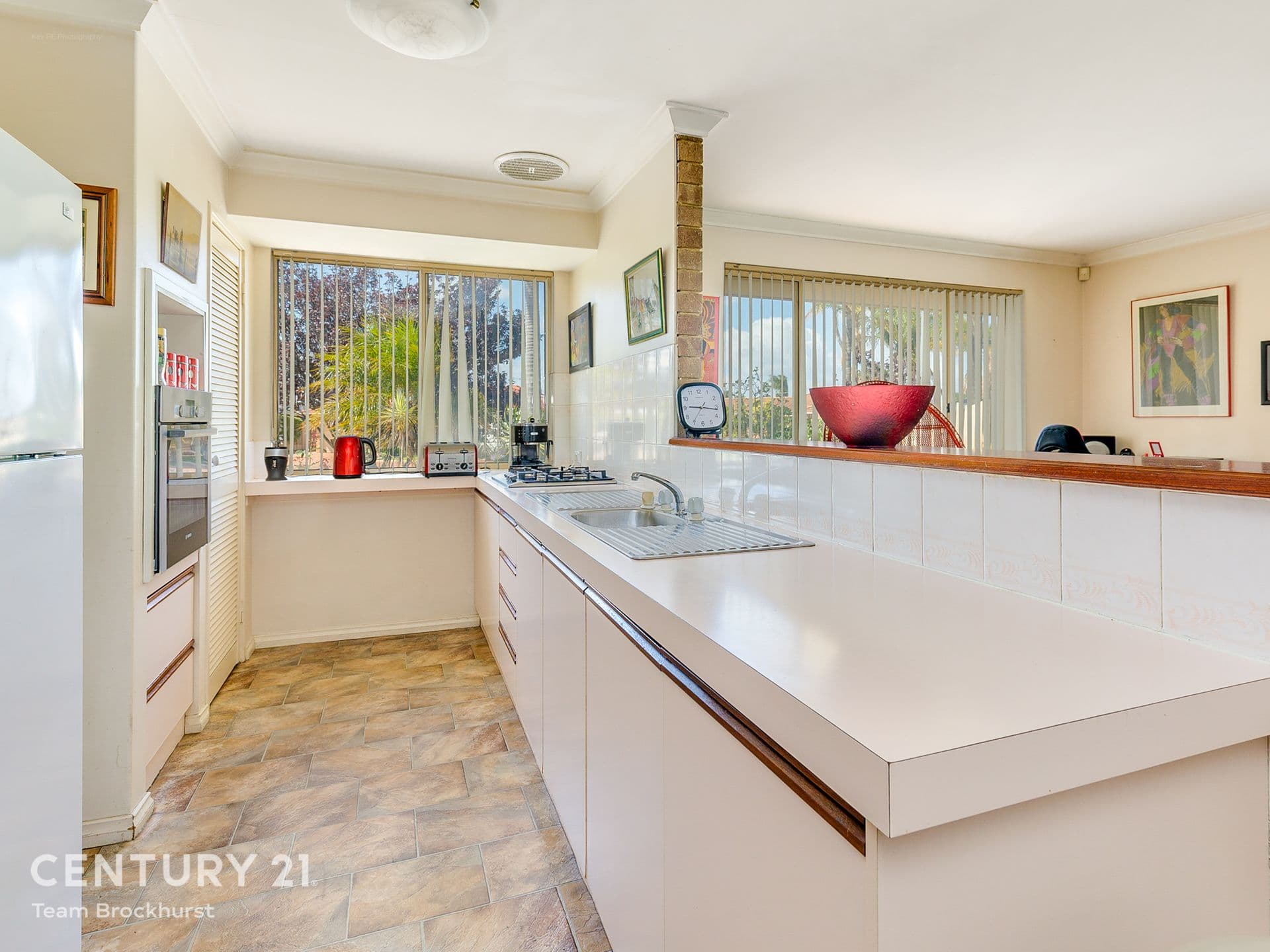 3A Chancery Court, Thornlie, WA, 6108, Thornlie - Thumbnail 2