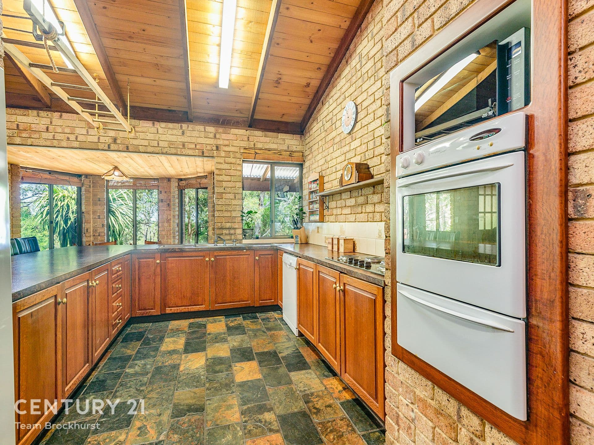 7/10 Warton Rd, Huntingdale, WA, 6110, Bedfordale - Thumbnail 2