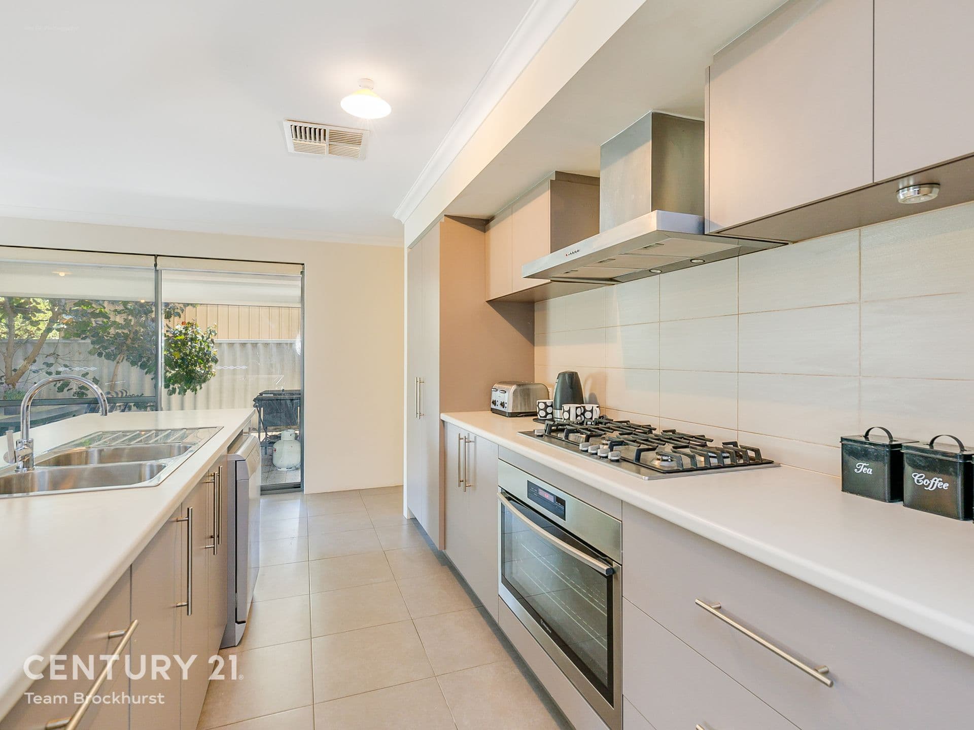 7/10 Warton Rd, Huntingdale, WA, 6110, Thornlie - Thumbnail 2