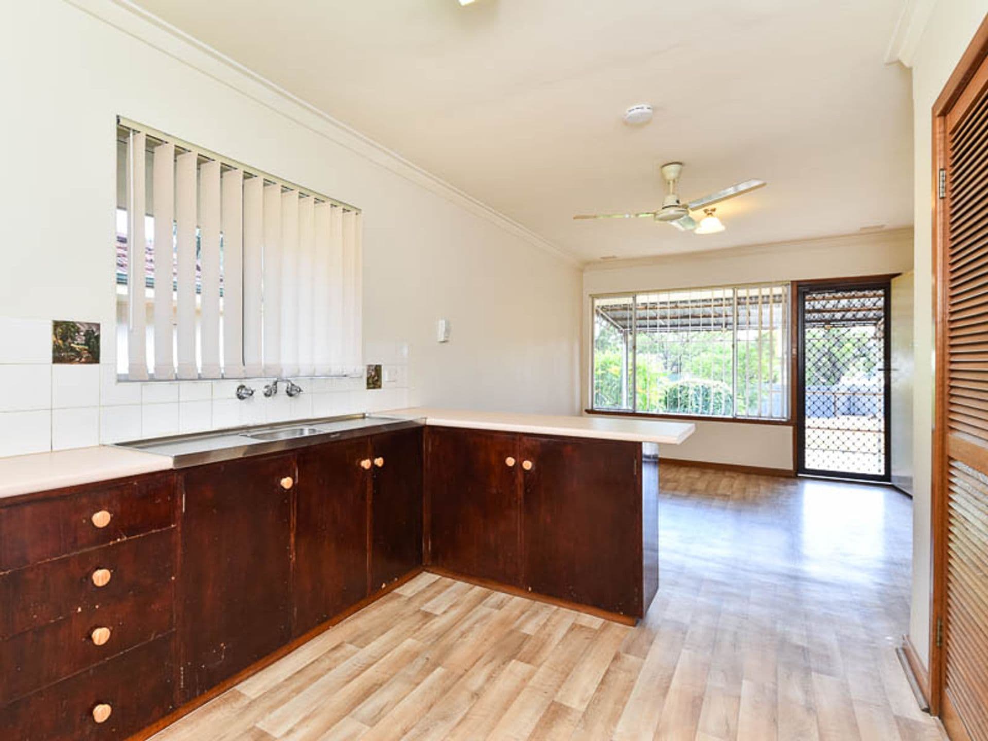 7/10 Warton Rd, Huntingdale, WA, 6110, Gosnells - Thumbnail 2