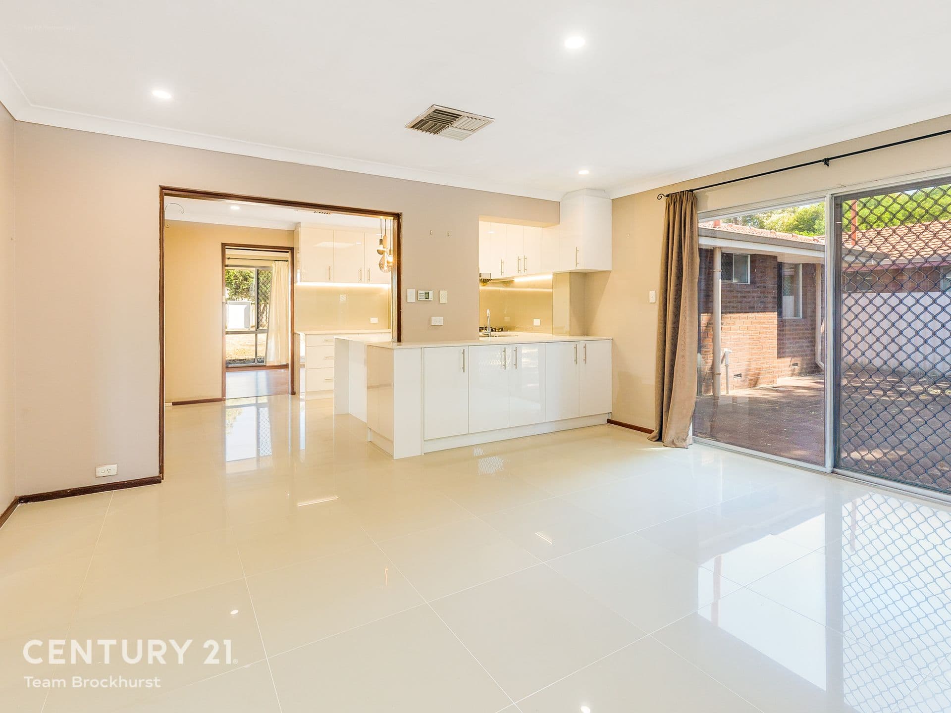 7/10 Warton Rd, Huntingdale, WA, 6110, Thornlie - Image 1
