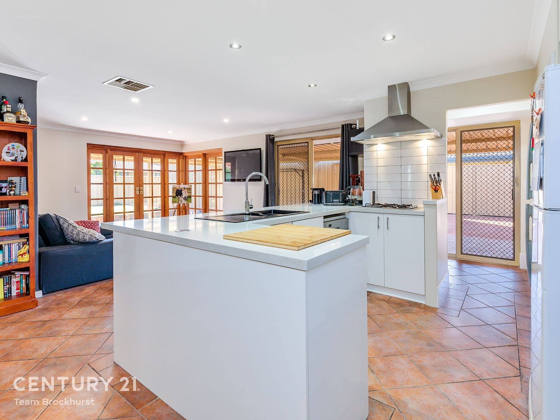 7/10 Warton Rd, Huntingdale, WA, 6110, Thornlie - Thumbnail 2