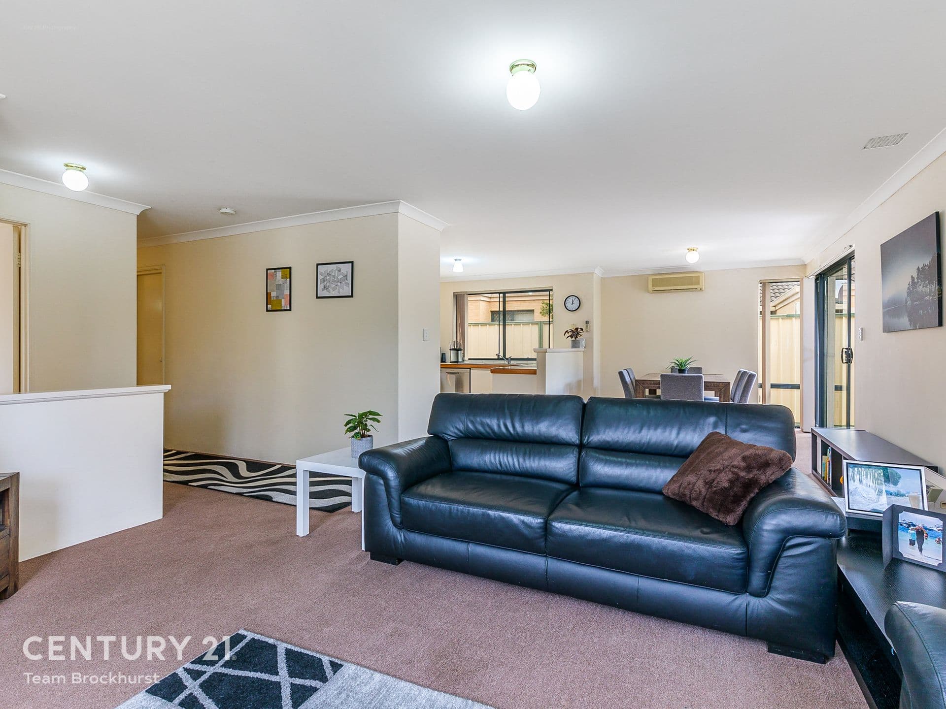 7/3 Garden Street, Cannington, WA, 6107, Cannington - Thumbnail 2