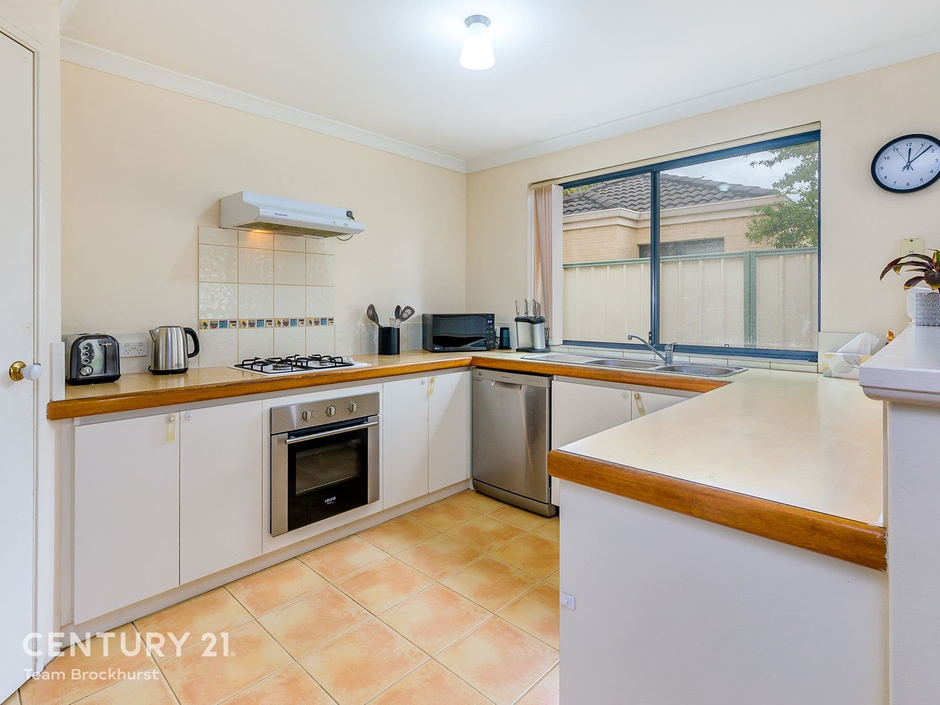 7/3 Garden Street, Cannington, WA, 6107, Cannington - Thumbnail 3