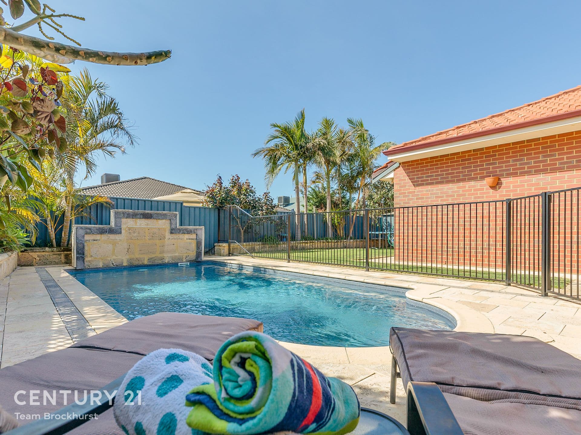 7/10 Warton Rd, Huntingdale, WA, 6110, High Wycombe - Image 1