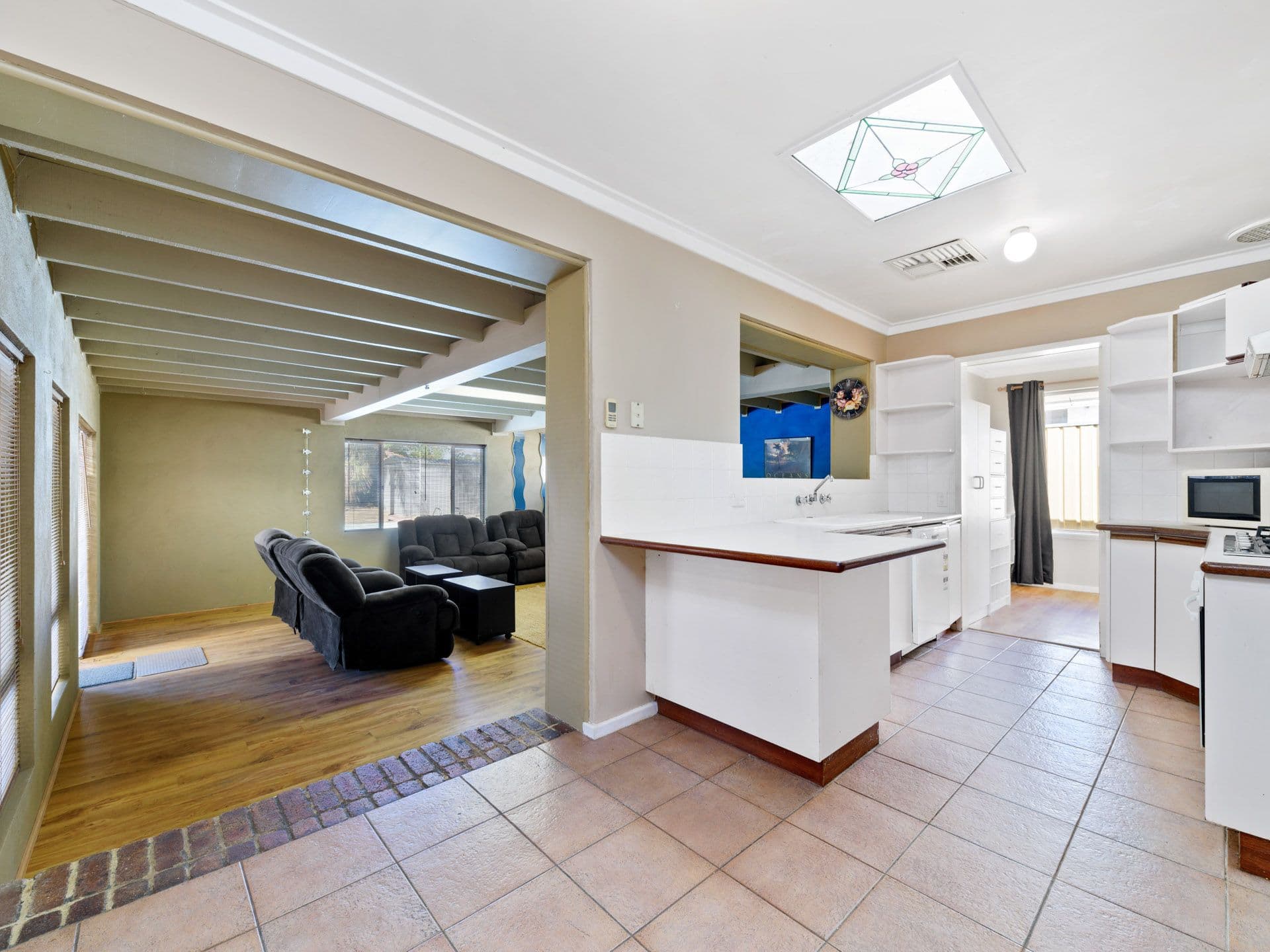 7/10 Warton Rd, Huntingdale, WA, 6110, Huntingdale - Image 1