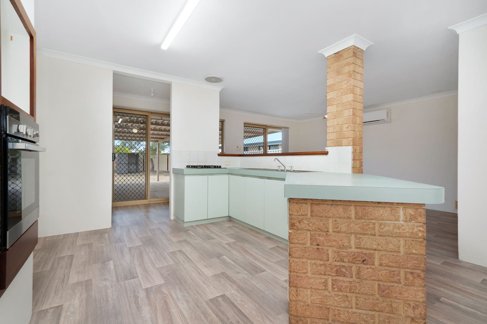 7/10 Warton Rd, Huntingdale, WA, 6110, Seville Grove - Thumbnail 2