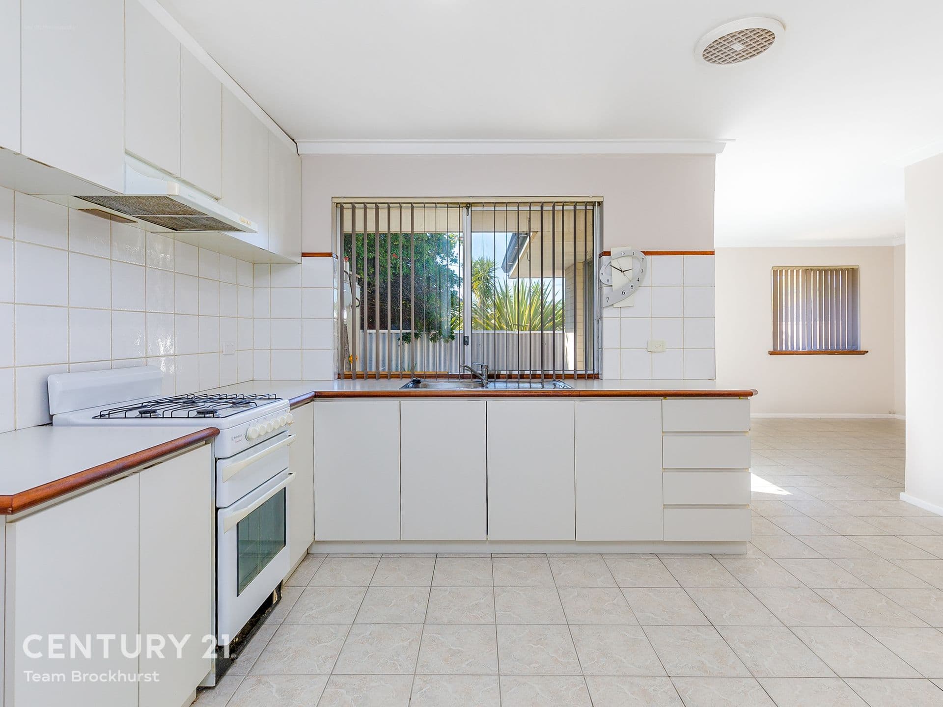 7/10 Warton Rd, Huntingdale, WA, 6110, Thornlie - Thumbnail 2