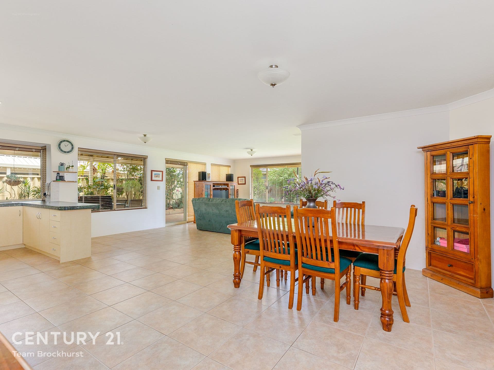 12 Hambly Crescent, Canning Vale, WA, 6155, Canning Vale - Thumbnail 2
