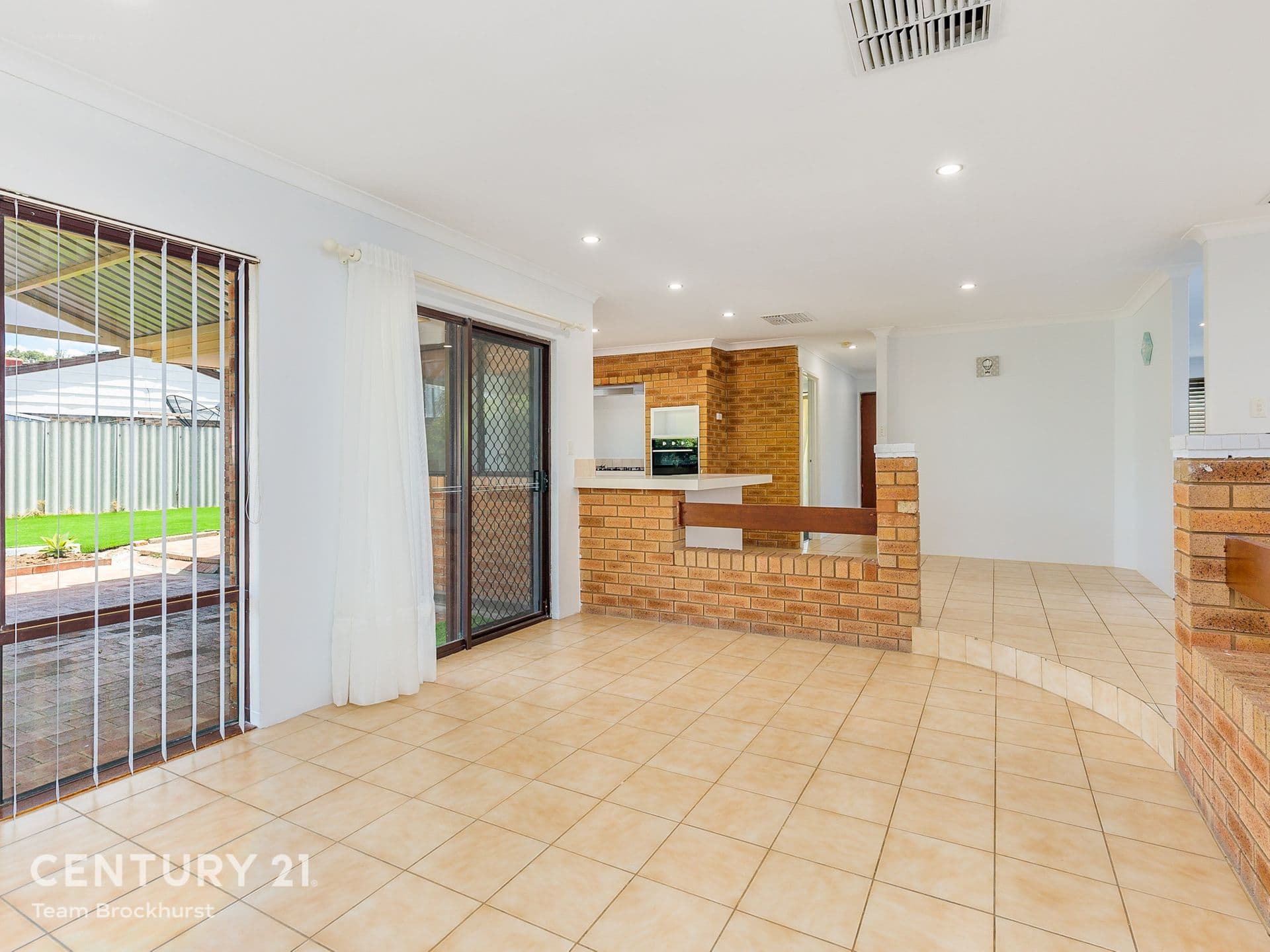 26 Regal Drive, Thornlie, WA, 6108, Thornlie - Thumbnail 4