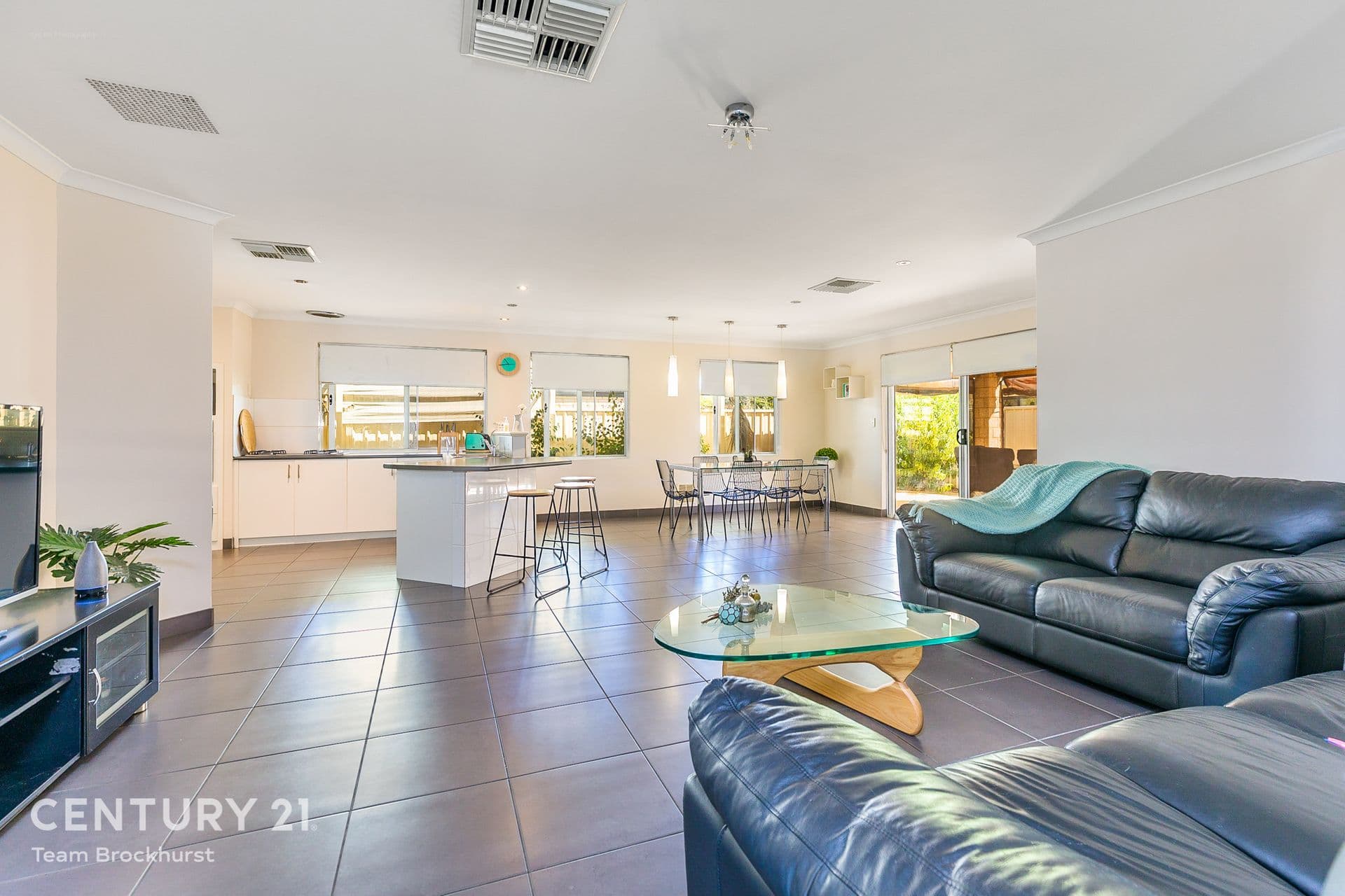 3 Extensa Road, Wattle Grove, WA, 6107, Wattle Grove - Thumbnail 2