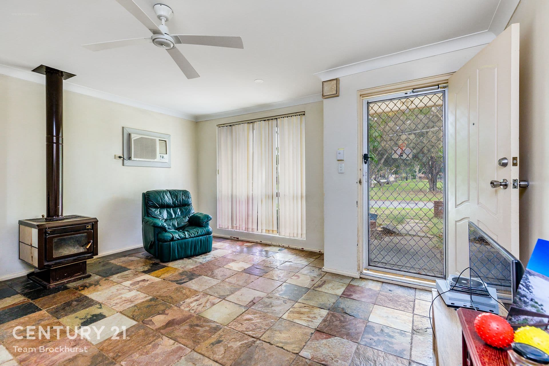 7/10 Warton Rd, Huntingdale, WA, 6110, Thornlie - Thumbnail 2