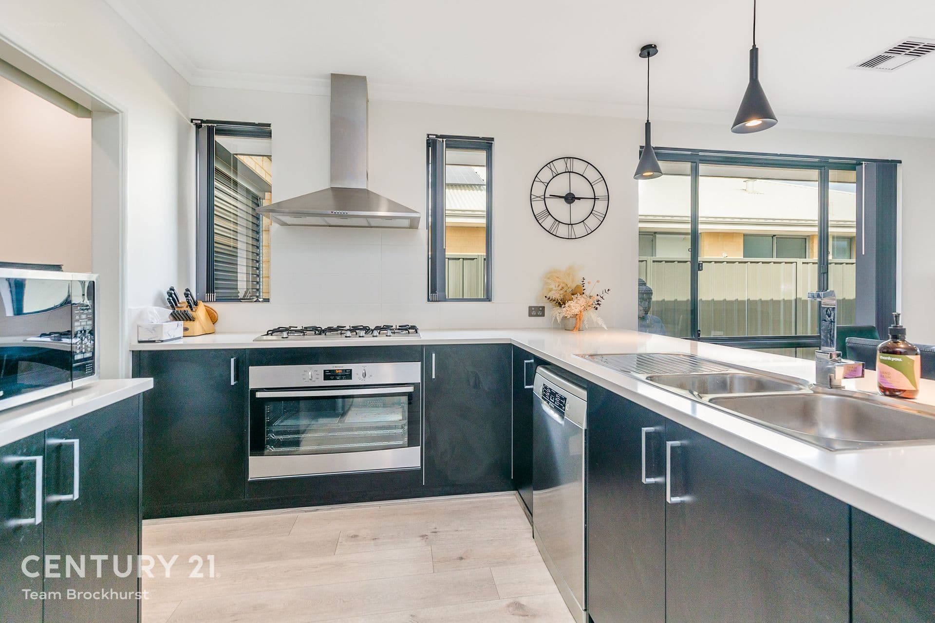 7/10 Warton Rd, Huntingdale, WA, 6110, Piara Waters - Thumbnail 2