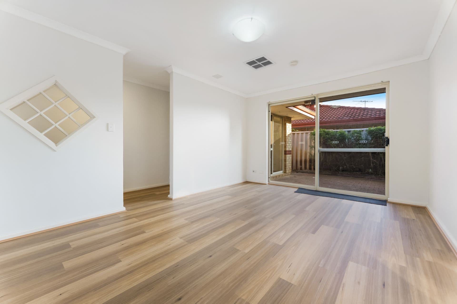 7/10 Warton Rd, Huntingdale, WA, 6110, Cannington - Thumbnail 2
