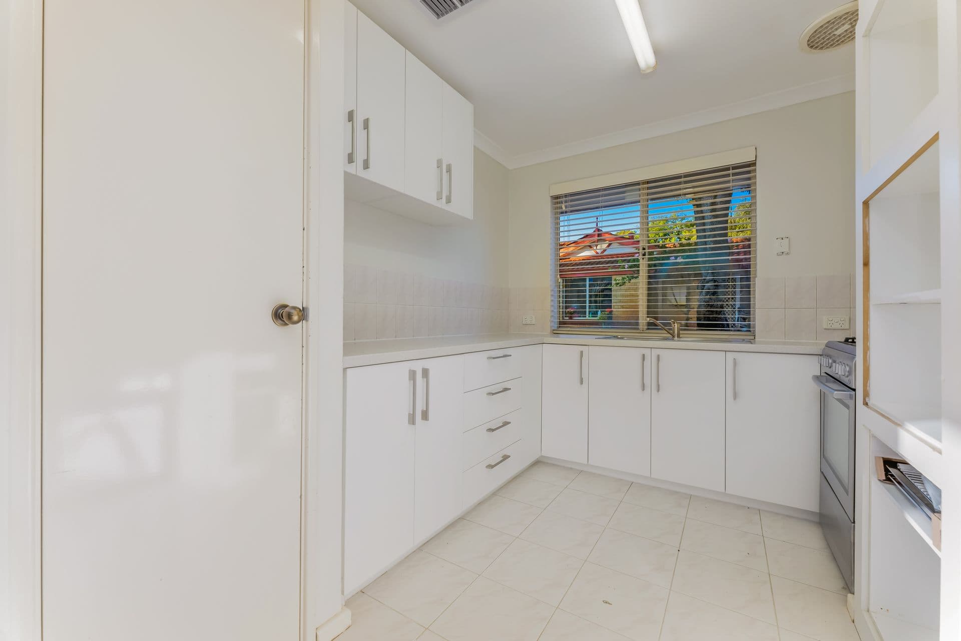 7/10 Warton Rd, Huntingdale, WA, 6110, Cannington - Thumbnail 3