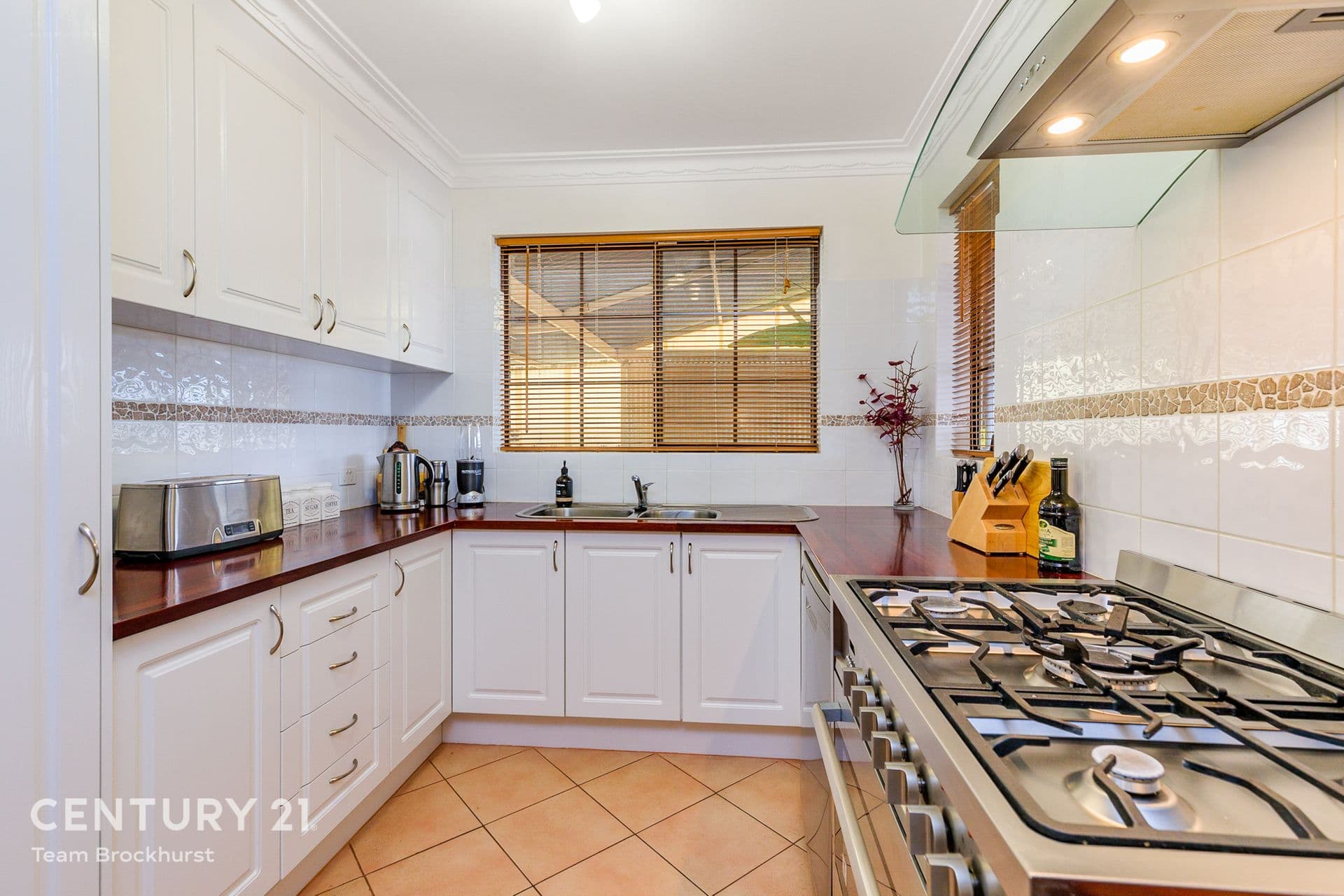 7/10 Warton Rd, Huntingdale, WA, 6110, Armadale - Thumbnail 2