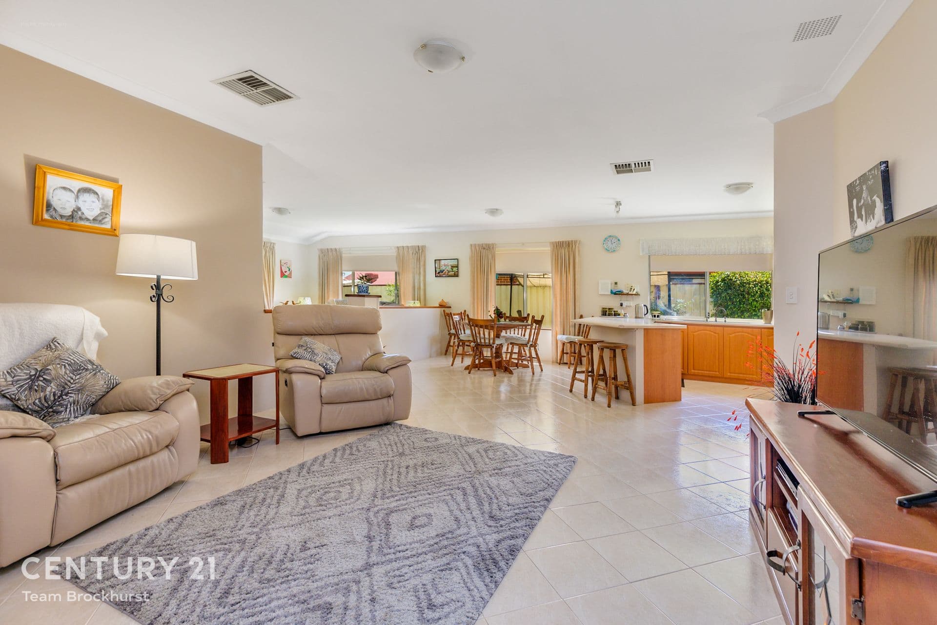 31 Lambertia Crescent, High Wycombe, WA, 6057, High Wycombe - Thumbnail 2