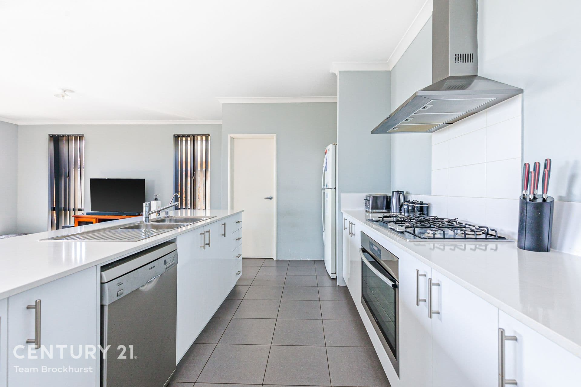7/10 Warton Rd, Huntingdale, WA, 6110, Baldivis - Thumbnail 2
