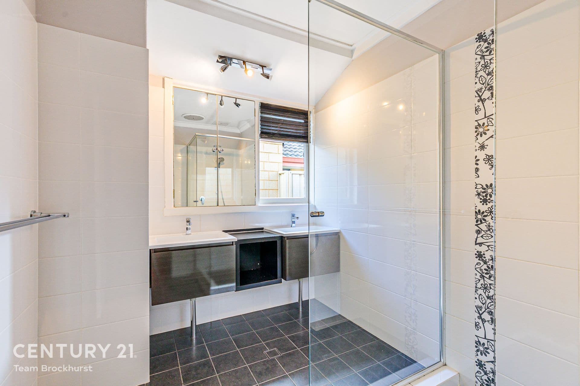 2 Burran Court, Armadale, WA, 6112, Armadale - Thumbnail 2