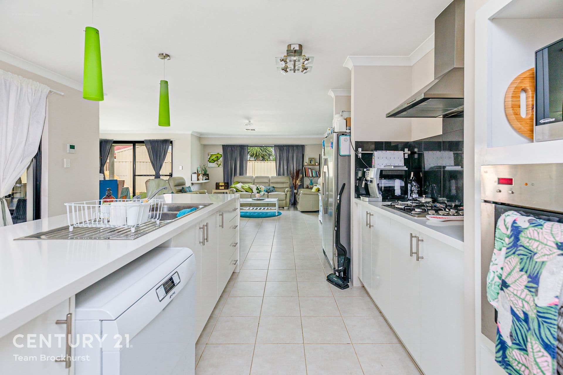 7/10 Warton Rd, Huntingdale, WA, 6110, High Wycombe - Image 1