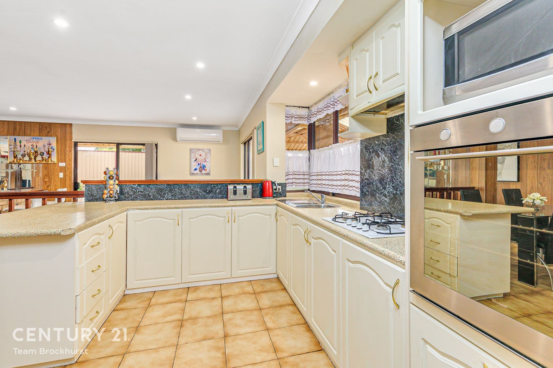 7/10 Warton Rd, Huntingdale, WA, 6110, Thornlie - Thumbnail 2